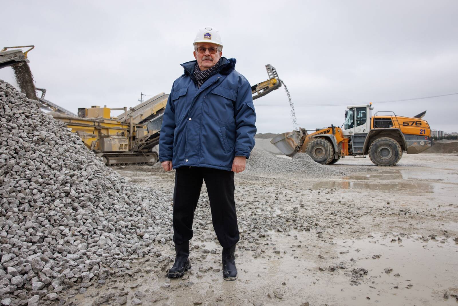 По мнению основного владельца Limestone Factories of Estonia Владимира Либмана, Эстония уже потеряла много времени, но еще не поздно: можно начать развивать сланцевую энергетику и избежать энергетической катастрофы.