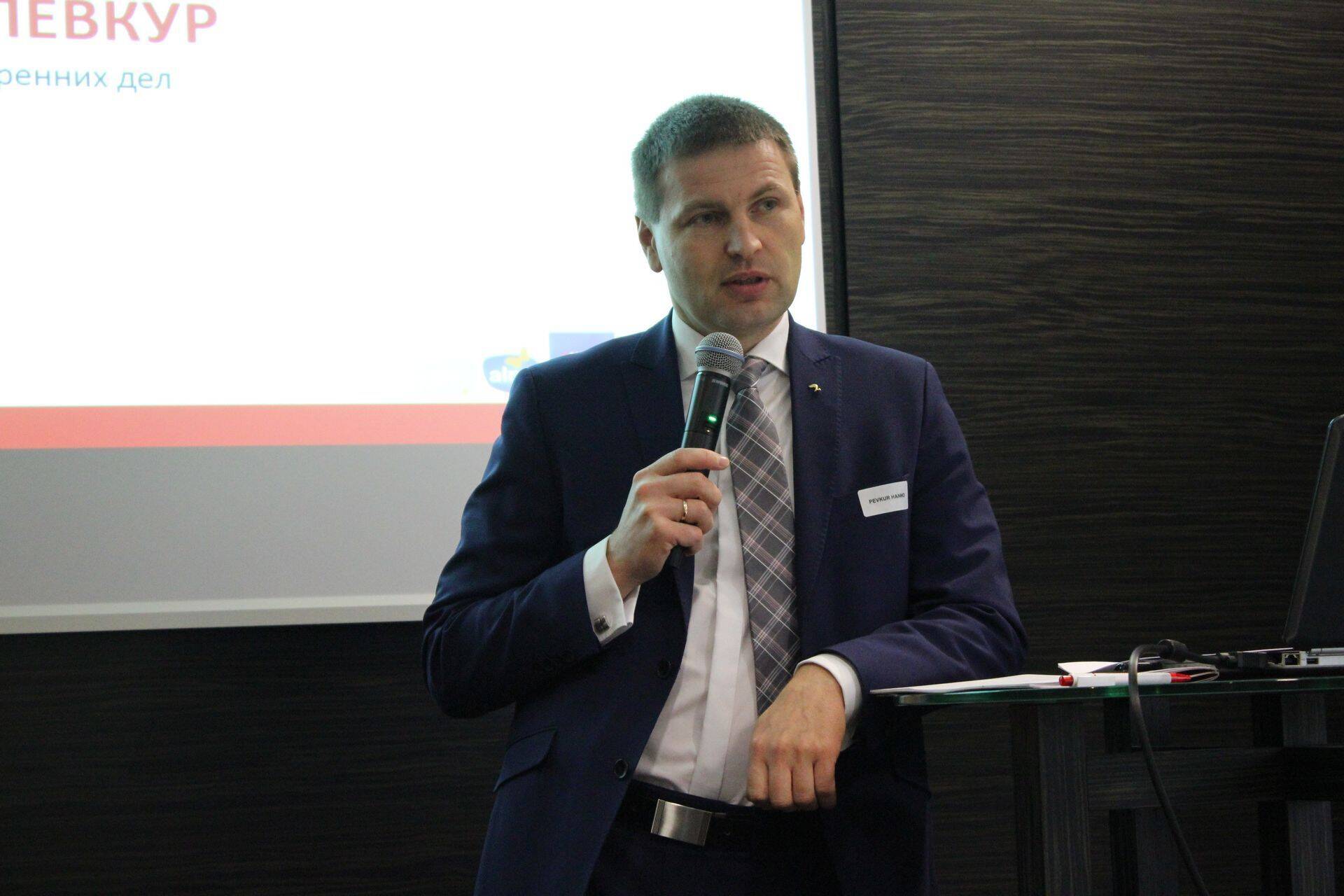 Siseminister Hanno Pevkur ei usu, et tulevikus on kõik hästi, sest edukad saavad karistada.