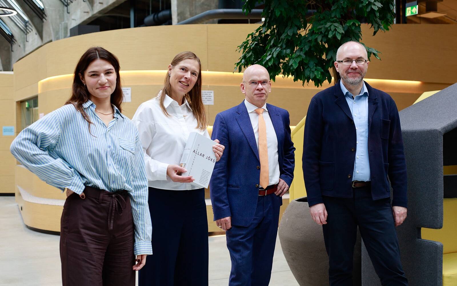 Pildil vasakult: Helery Maidlas, Kersti Kaljulaid, Allar Jõks ja Mario Sõrm