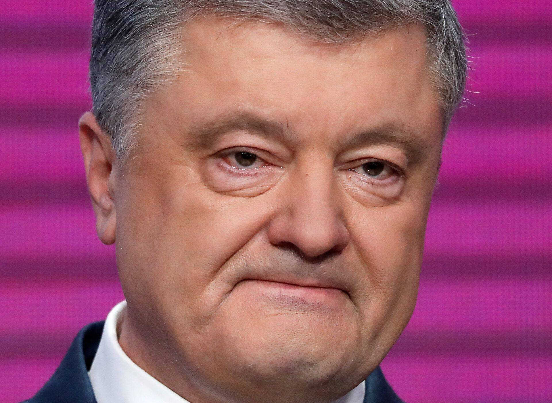 Pettunud Petro Porošenko. Ukrainas seni presidendiks olnud Porošenko tunnistas lüüasaamist juba pärast esimese lävepakuküsitluse tulemuse avalikustamist. Tema allajäämine Zelenskõile oli oodatud.