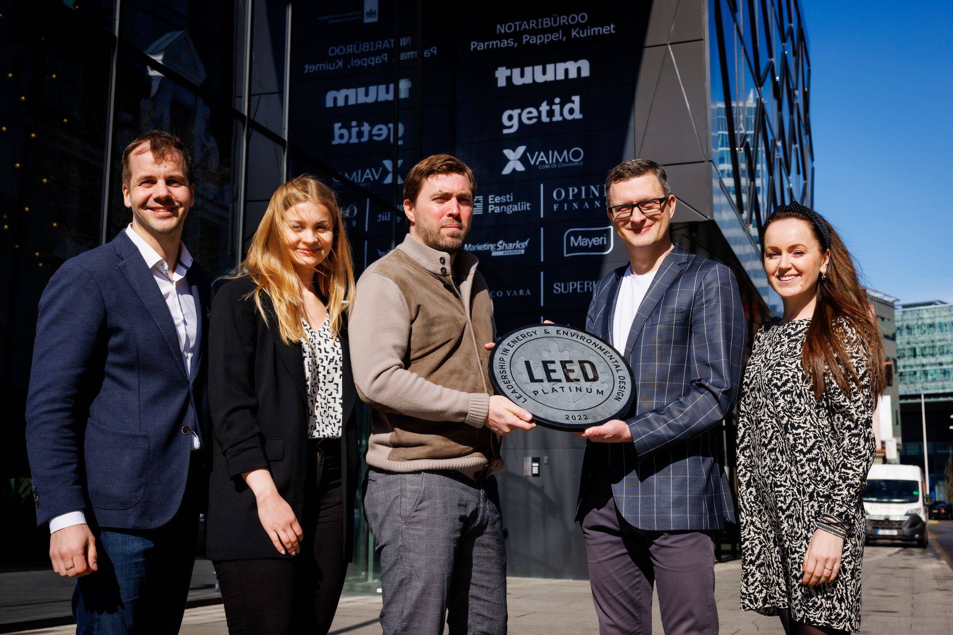 Skyoni büroohoone esitleb oma LEED Platinumi sertifikaati.