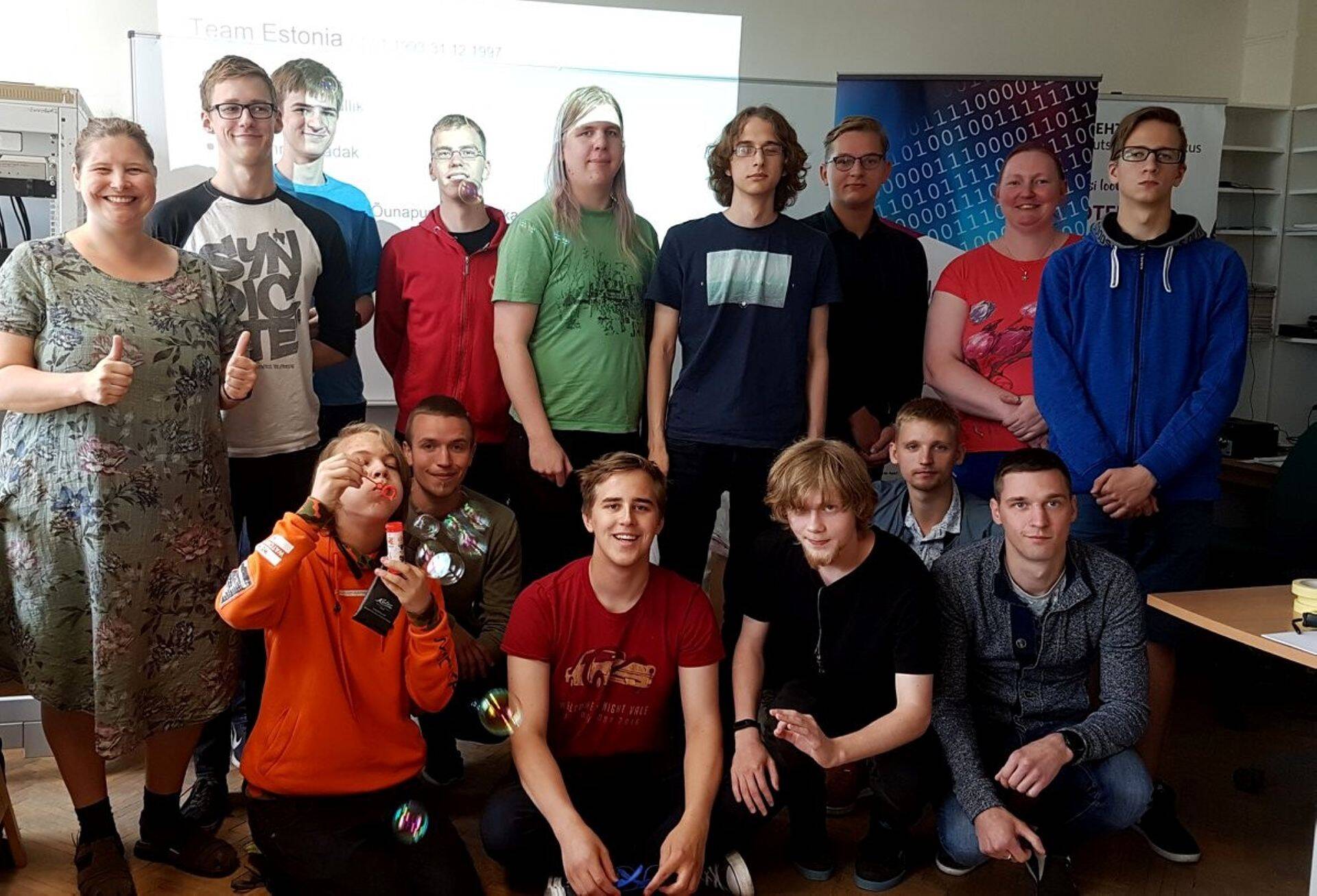 Eesti esindajad Londonis toimuval European Cyber Security Challenge'il koos Birgy Lorenziga.