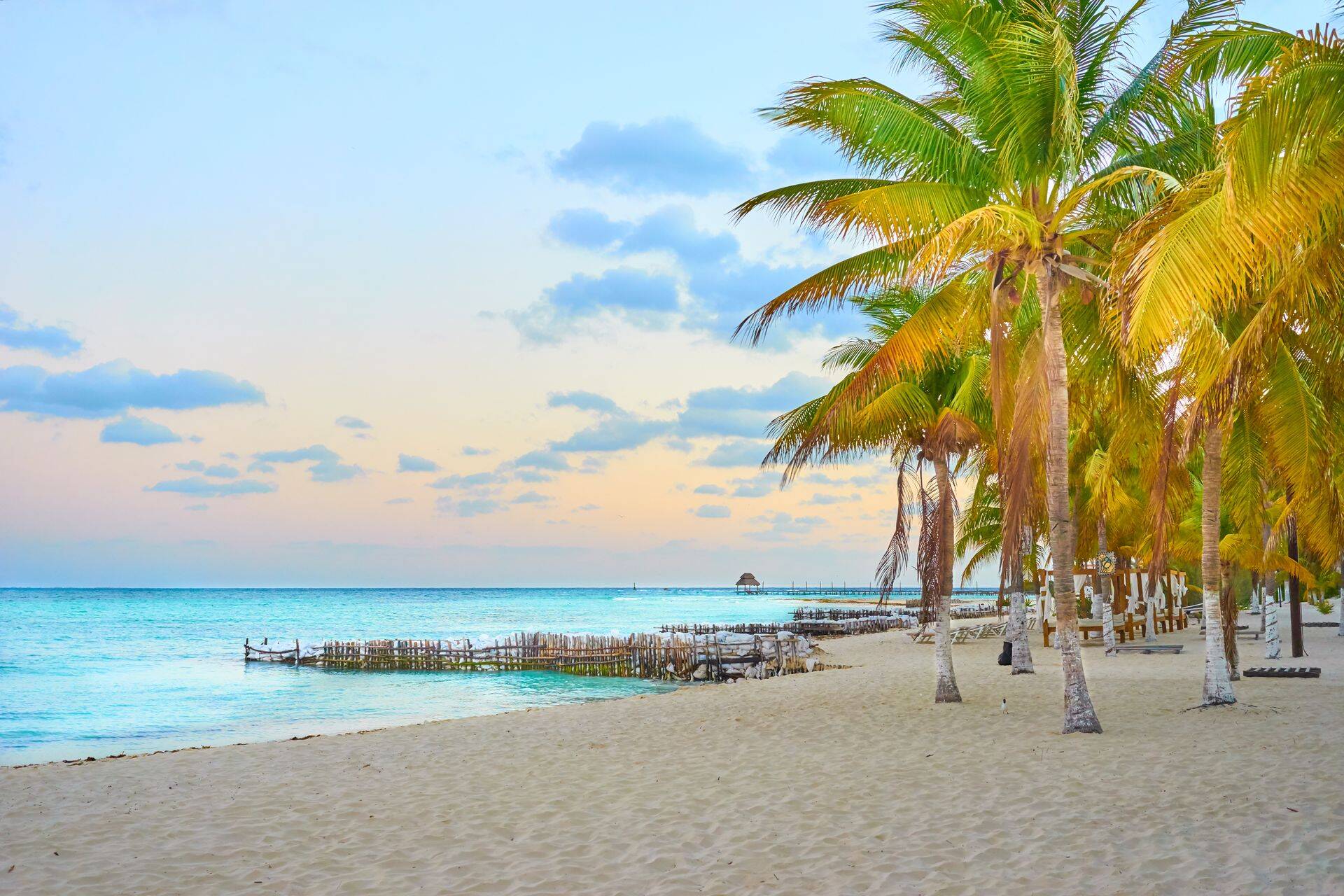 Isla Mujeres ehk Naiste saar asub tunnise laevasõidu kaugusel Cancúnist.