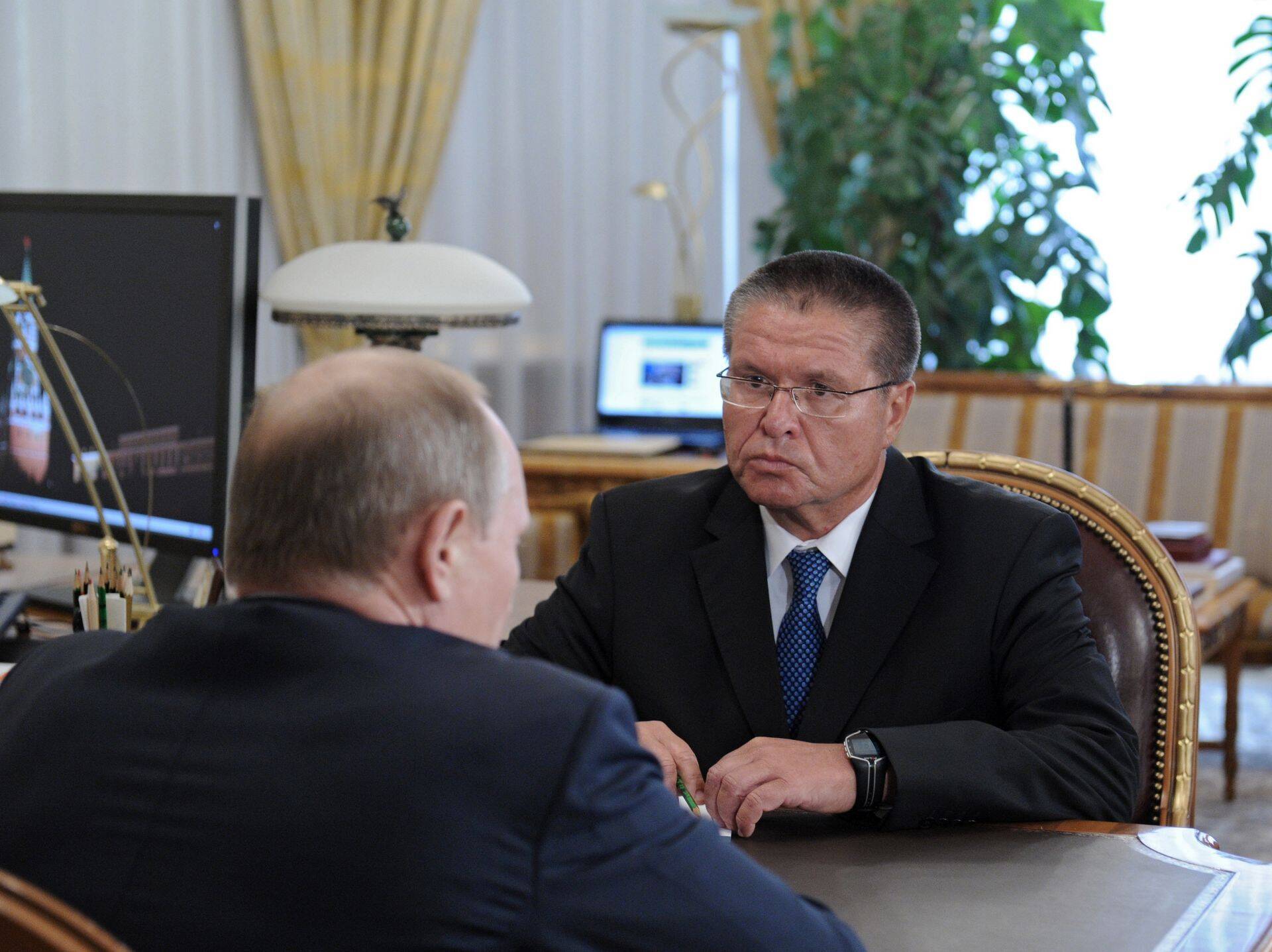 Majandusminister Aleksei Uljukajev kohtub president Vladimir Putiniga.