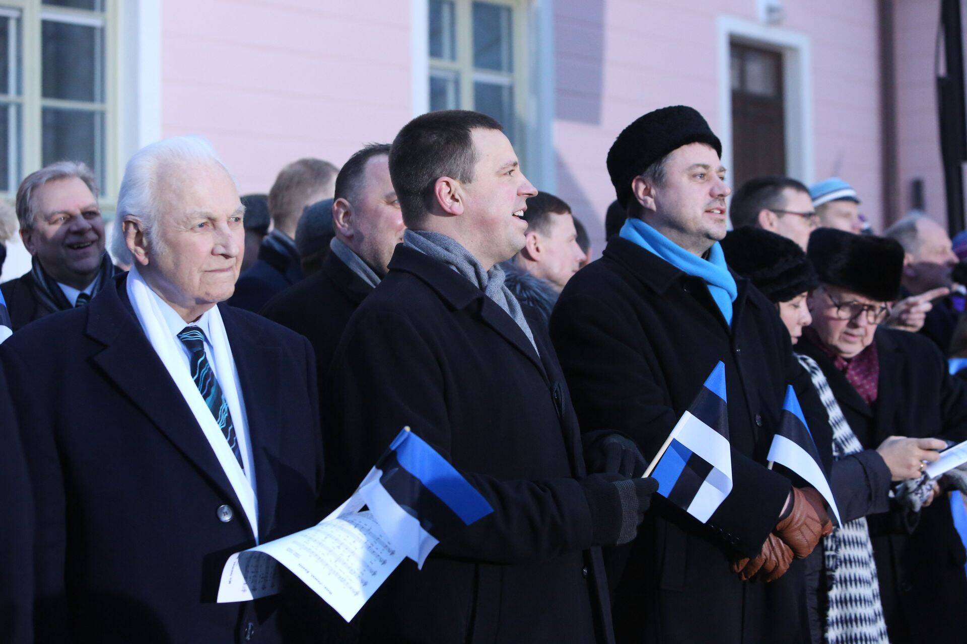 Церемония поднятия флага в честь Дня независимости.