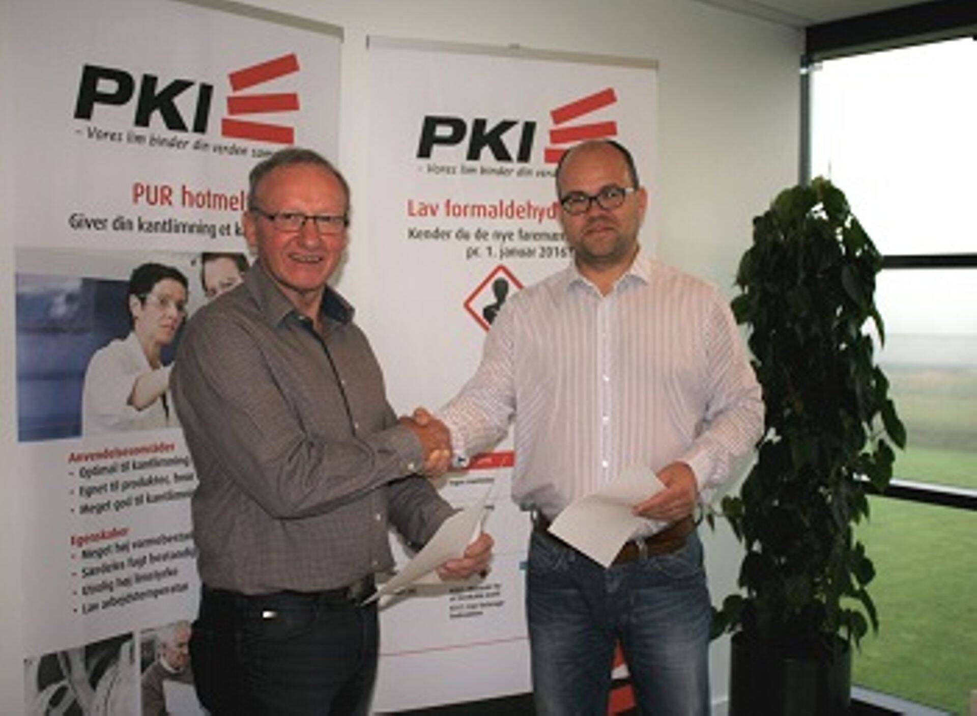 Karl Brynningsen ja Veiko Pedes koostöölepingut allkirjastamas.