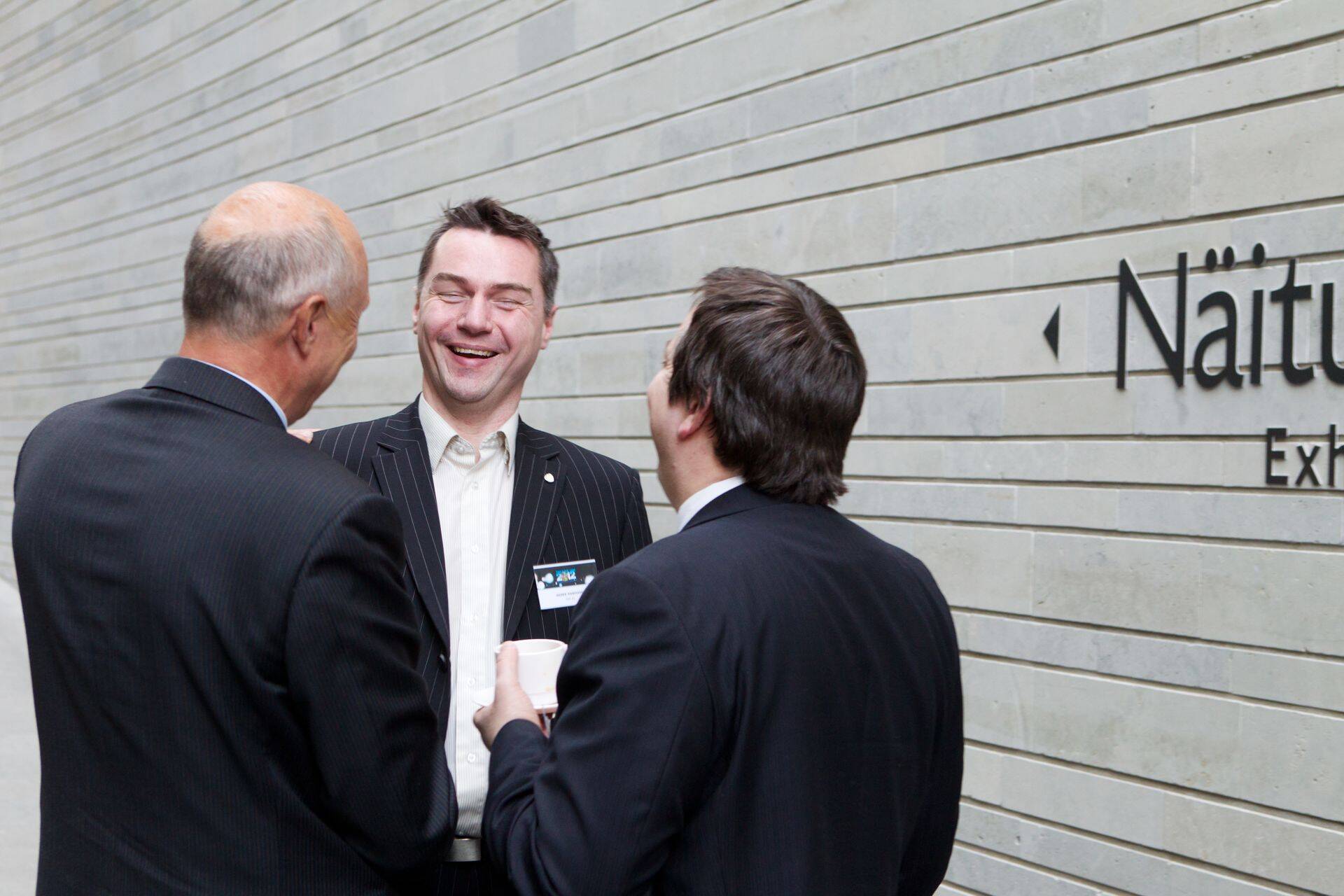 Paavli Kinnisvara üks omanik Indrek Randvee (keskel)