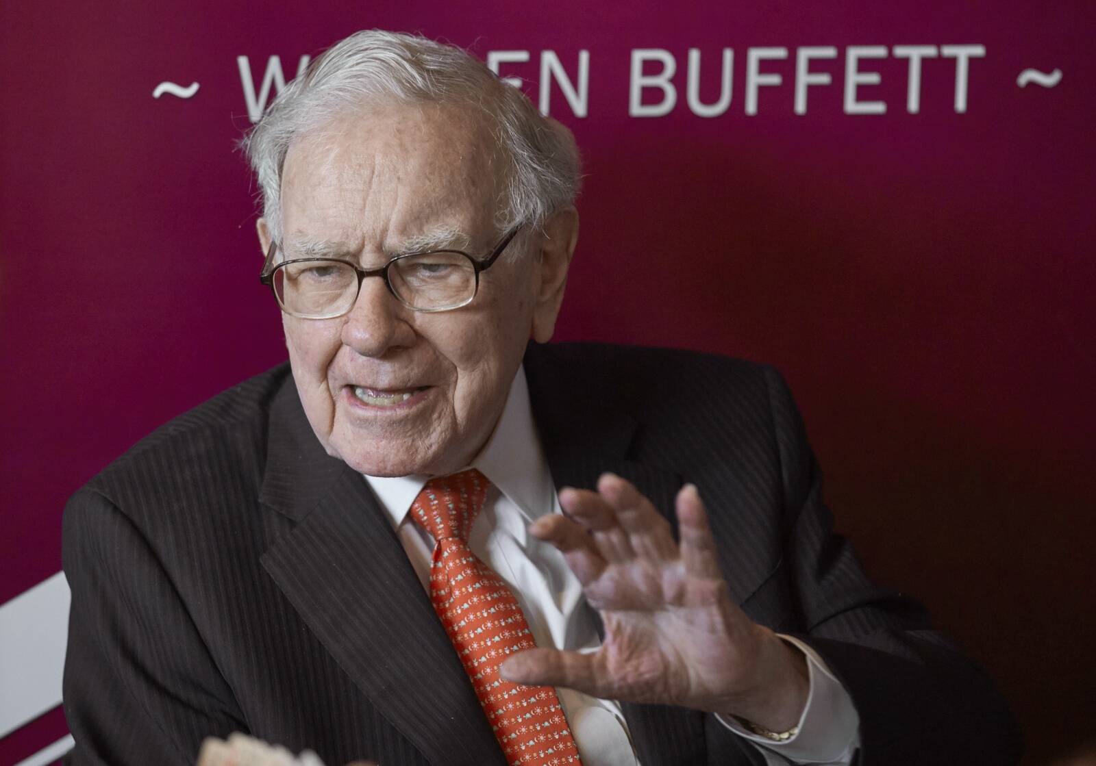 Viens no šī februāra šādu atskaišu pašiem interesantākajiem atklājumiem bijis tas, ka Bafeta holdinga kompānija Berkshire Hathaway varētu būt sākusi pārdot Apple akcijas