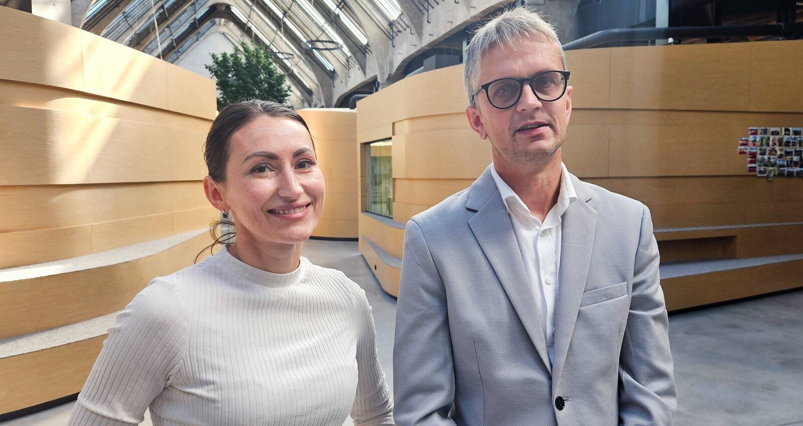 Askly asutaja Sandra Roosna ja saatejuht Kuldar Kullasepp Maksekeskusest.