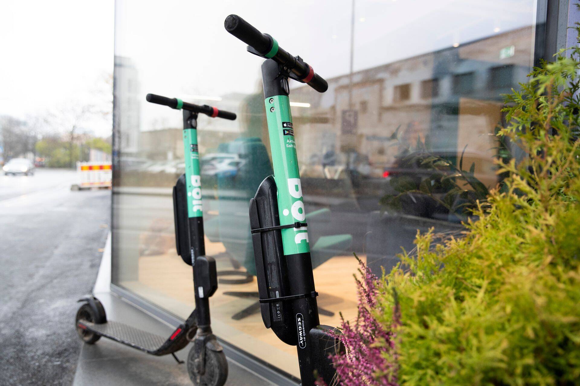 Также будут введены более строгие правила парковки легковых автомобилей.