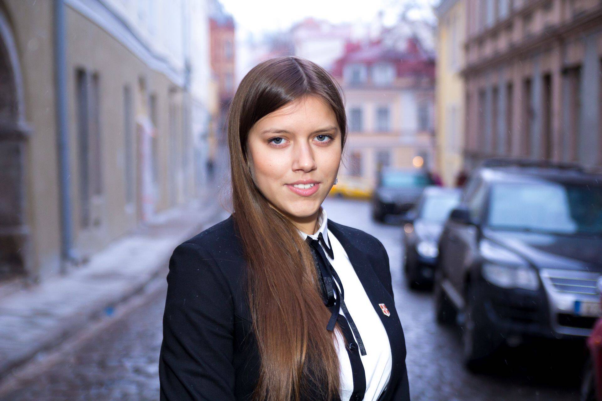 Väikeaktsionäri Valeri Kovalenko tütar ja  õigusteaduskonna magister Anastassia Kovalenko.