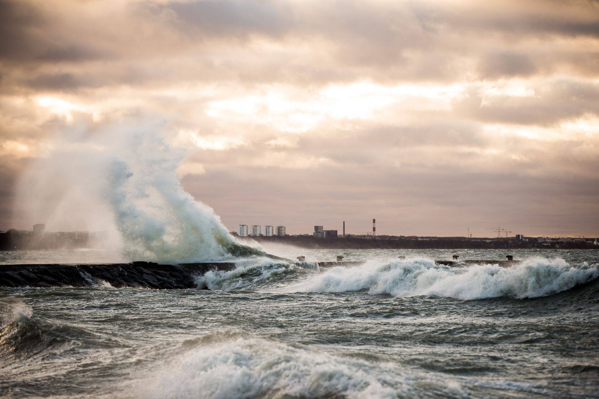 Torm Tallinna lahel