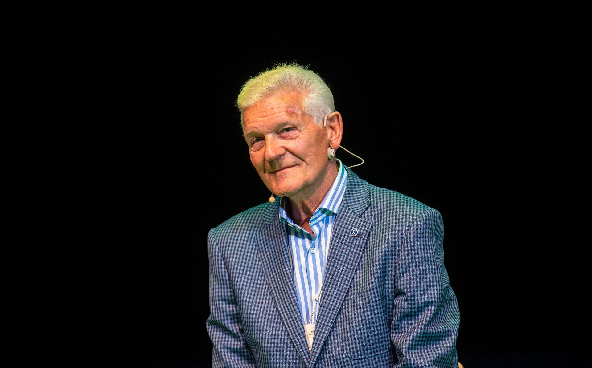 Enn Veskimägi Pärnu juhtimiskonverentsil.