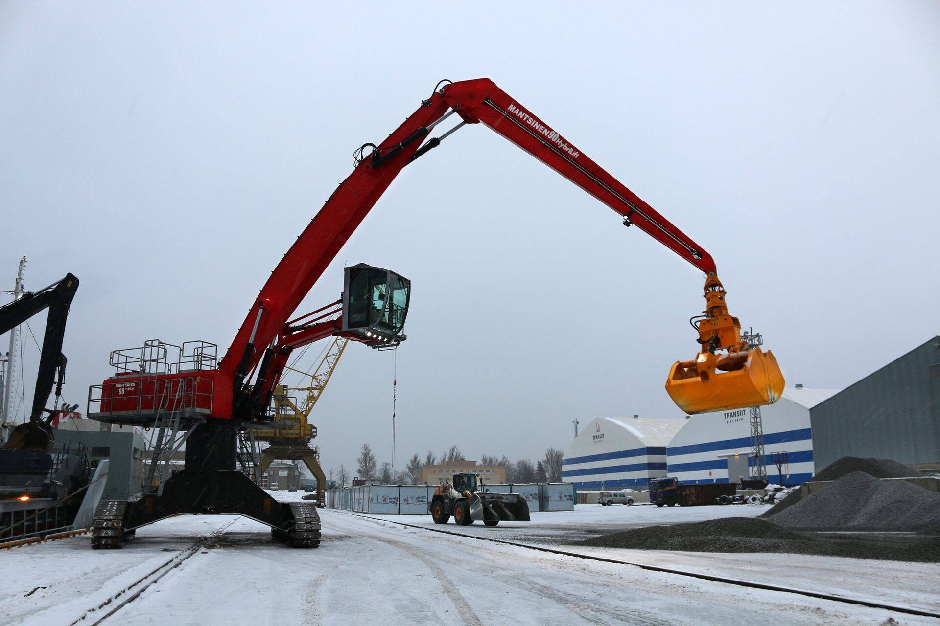 Uus materjalikäitluse masina MANTSINEN 90 R HybriLift