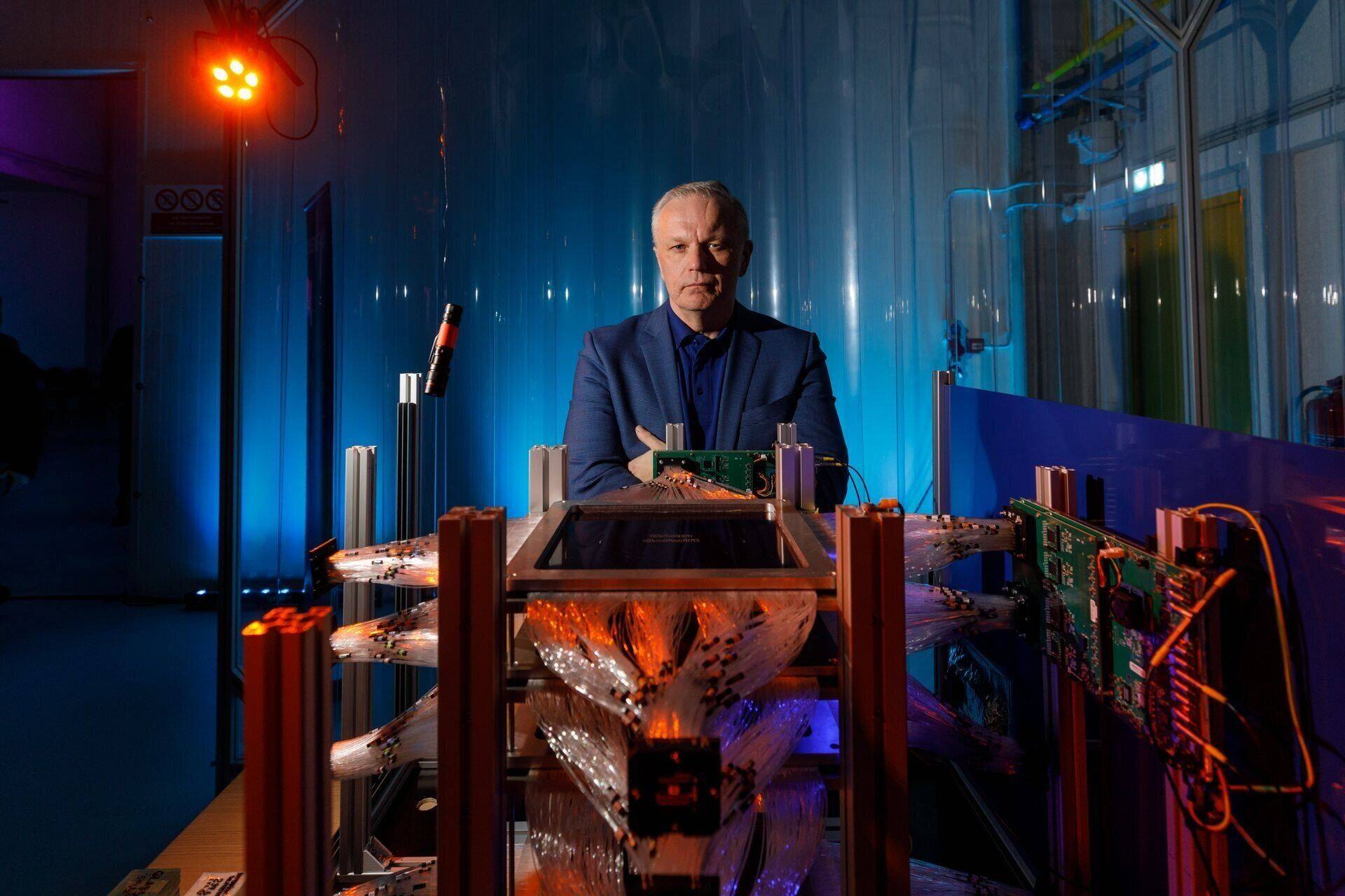 GScan tegevjuht Marek Helm seadme prototüübiga.