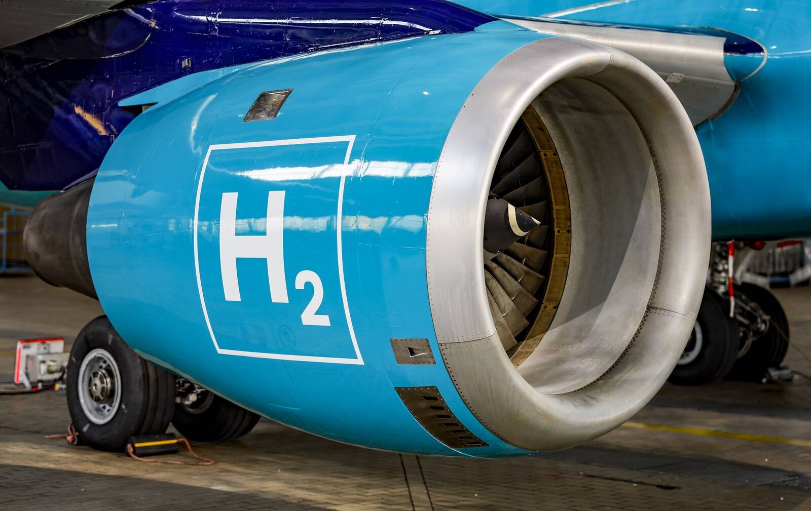 Fotol 2022. aastal pildistanud Lufthansa lennuk, mis on plaanis varustada vesiniku infrastruktuuri, vedela vesiniku paagi ja kütuseelemendiga.