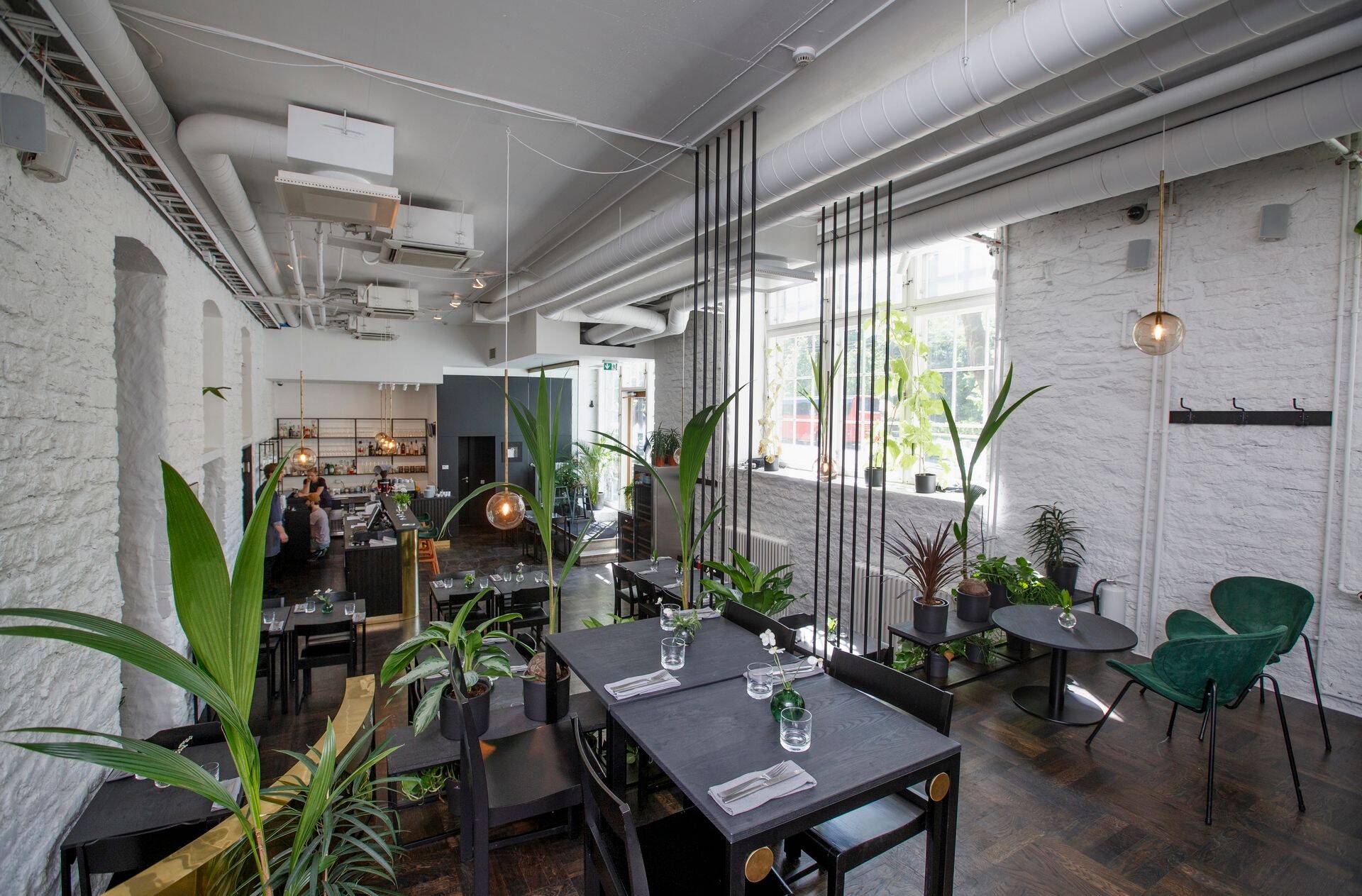 Tallinnas Mere puiesteel asuv Sfäär on küll muutunud, kuid võtnud vanast kaasa hea aura.