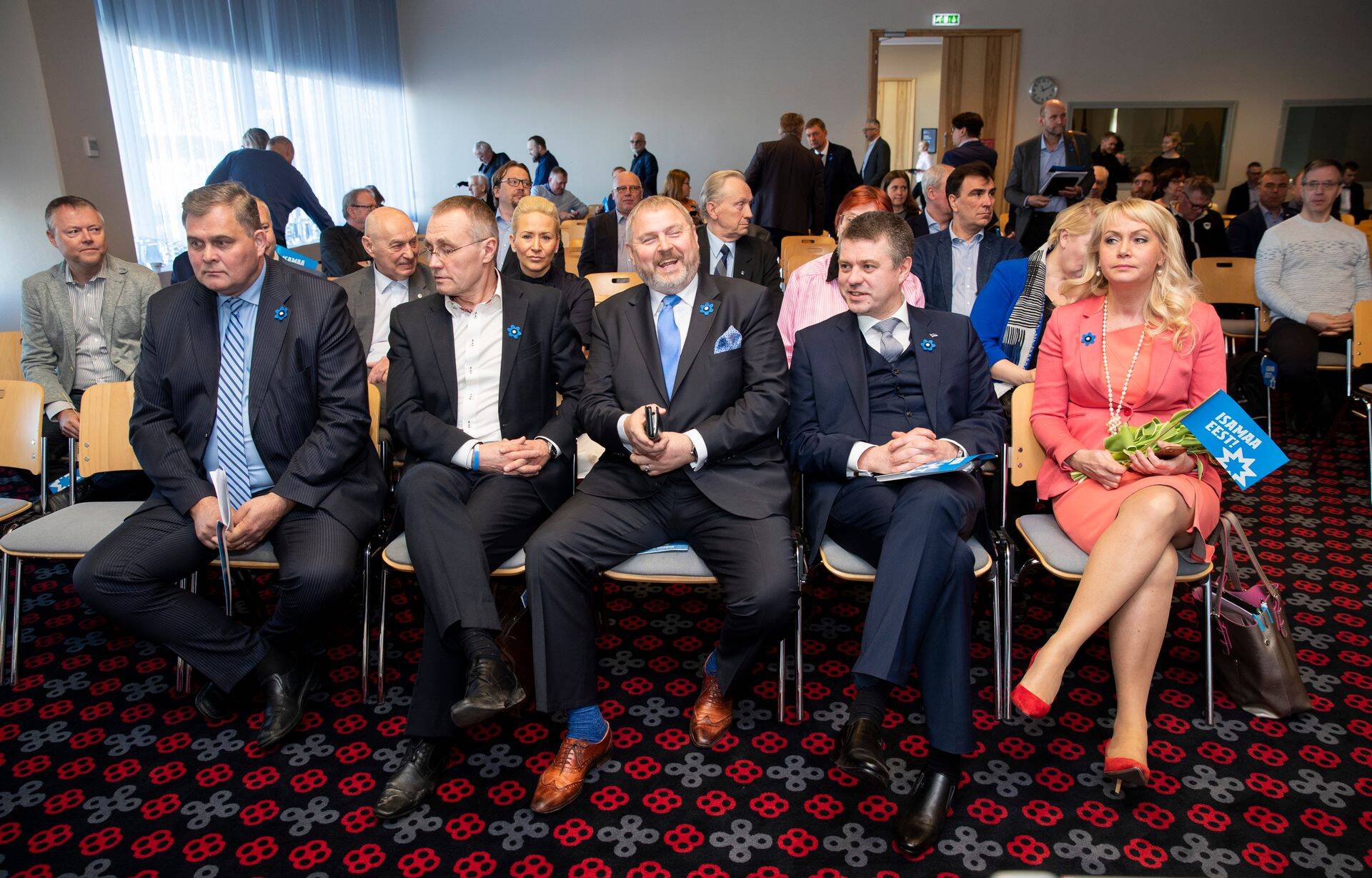 Isamaa ministrikandidaadid justiitsminister Raivo Aeg, kultuuriminister Tõnis Lukas, europarlamendi esinumber Riho Terras, välisminister Urmas Reinsalu ja rahvastikuminister Riina Solman.