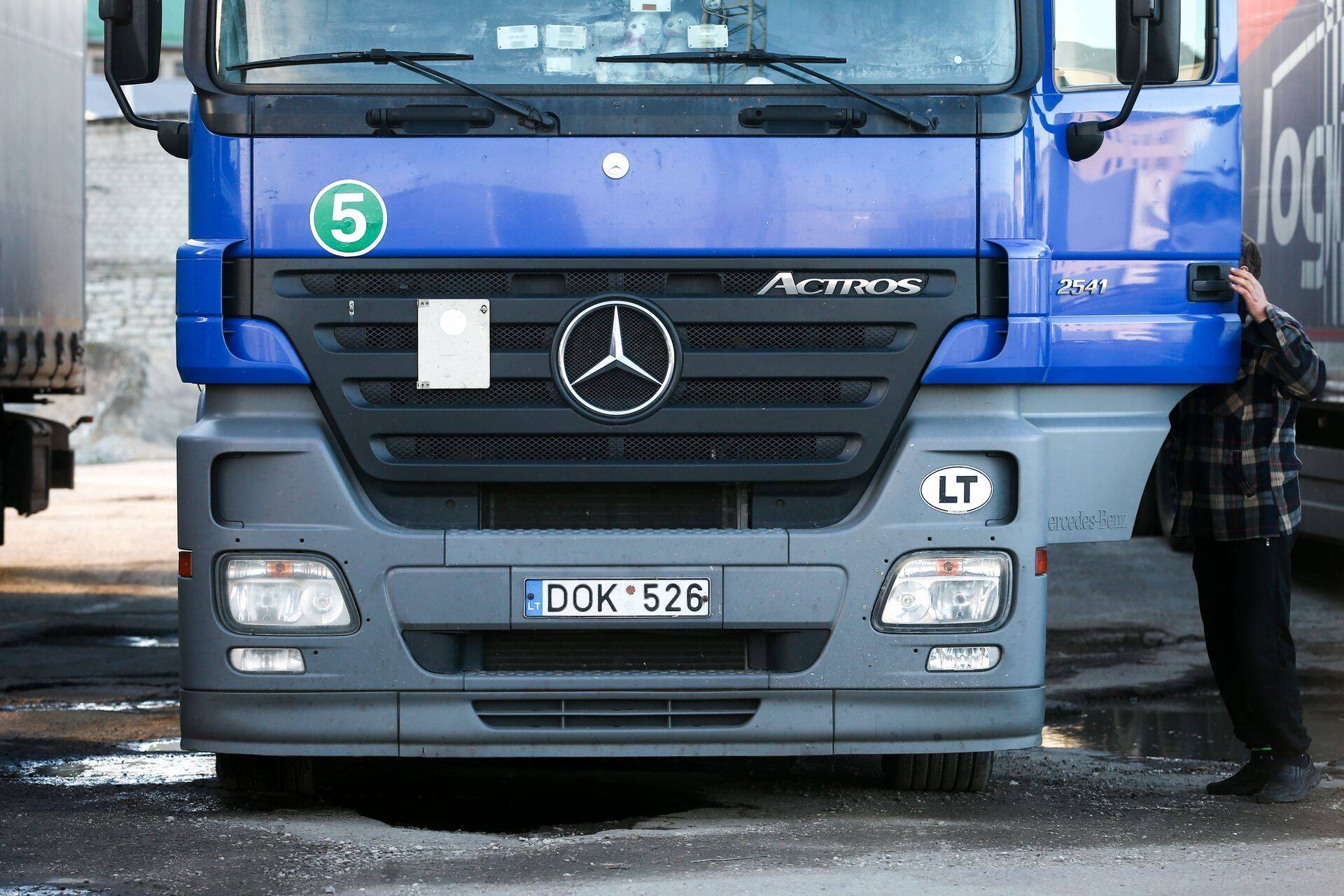 Uus liiklusseadus reguleerib täpsemalt sõidumeerikuga juhi kohustusi sõidu- ja puhkeaja üle arvestuse pidamisel ning sõidumeeriku kaartide taotlemise,