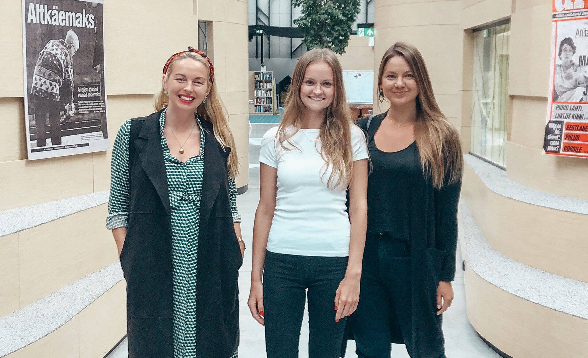 Vasakul saate salvestamisel veel Apollo Kino Baltikumi turundust juhtinud Anett Kutti, keskel bestmarketing.ee toimetaja Marianne Liibert, paremal Worklandi turundus- ja kommunikatsioonijuht Marju Sokman.