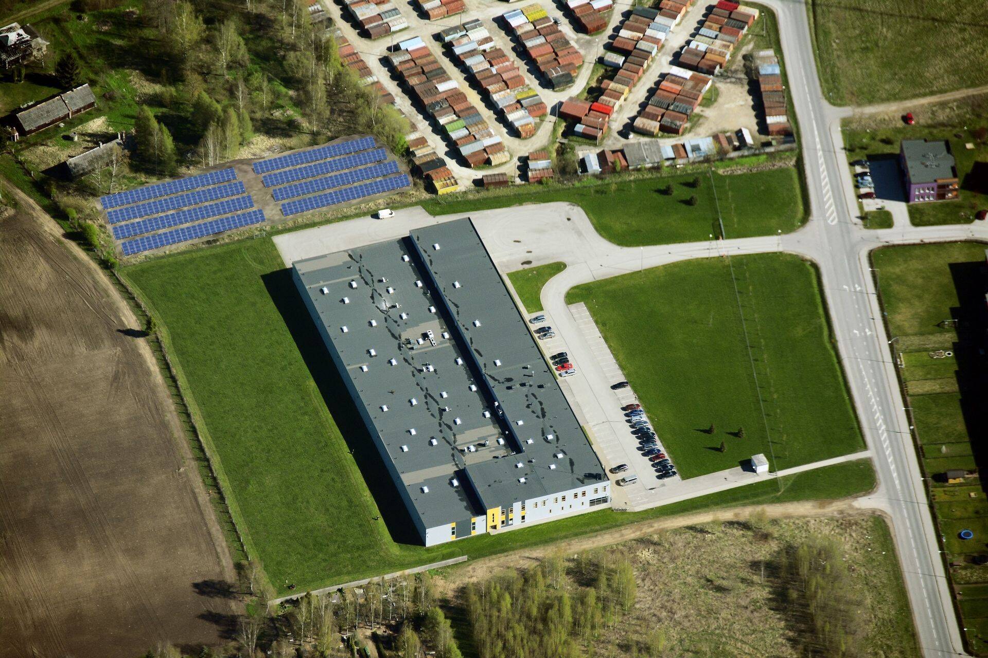 Greifi trükikoda koos päikesepaneelidega.