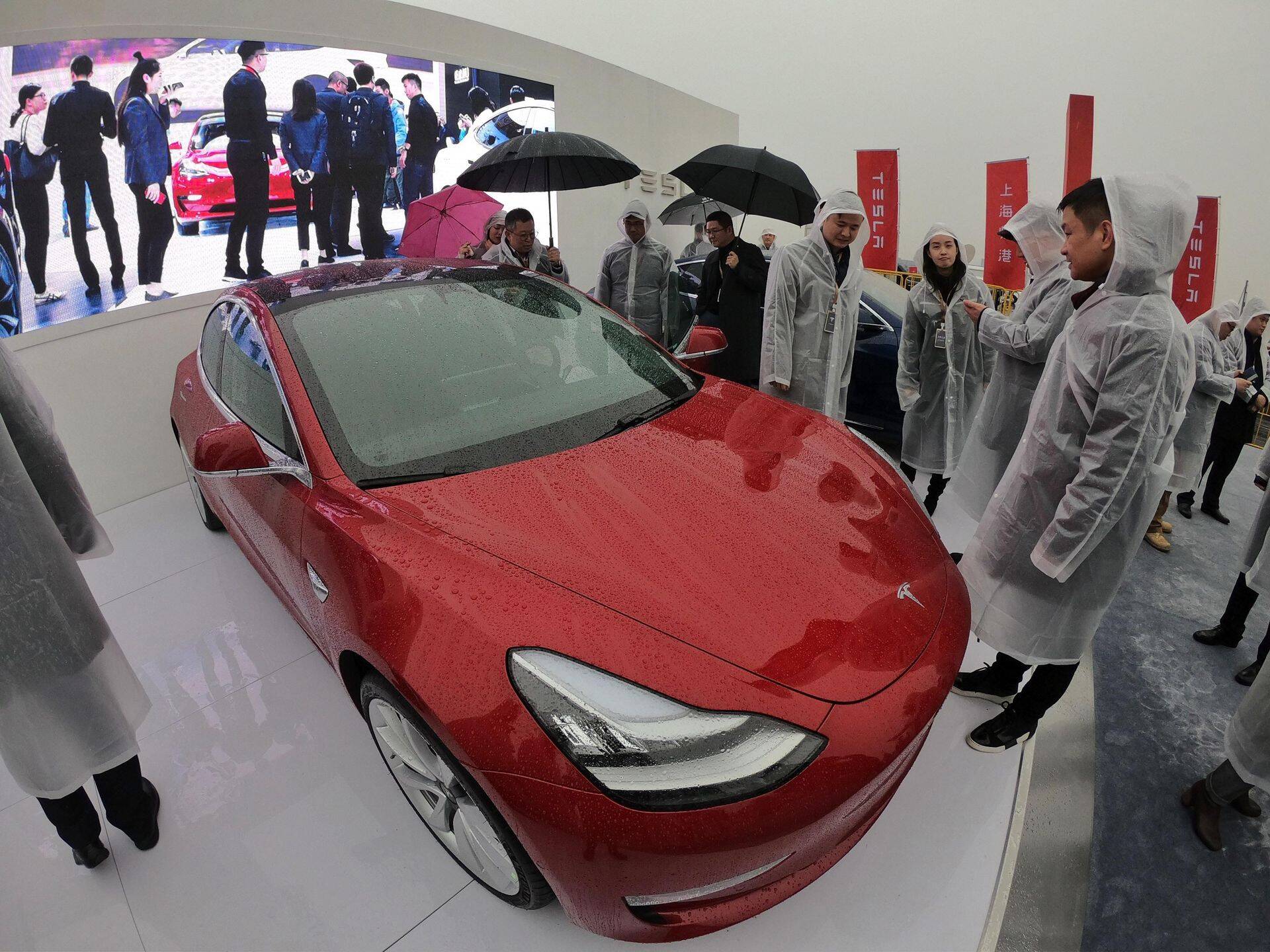 Tesla Model 3 on Ameerika Ühendriikides tõusnud sedaanide müügi edetabelis neljandale kohale.