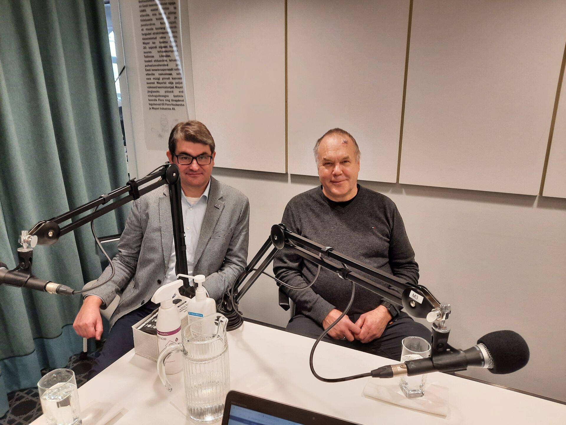 KPMG auditi osakonna manager Ilja Fenenko ja Hekoteki juht Heiki Einpaul Äripäeva Raadio stuudios. Foto: Sigrid Kõiv