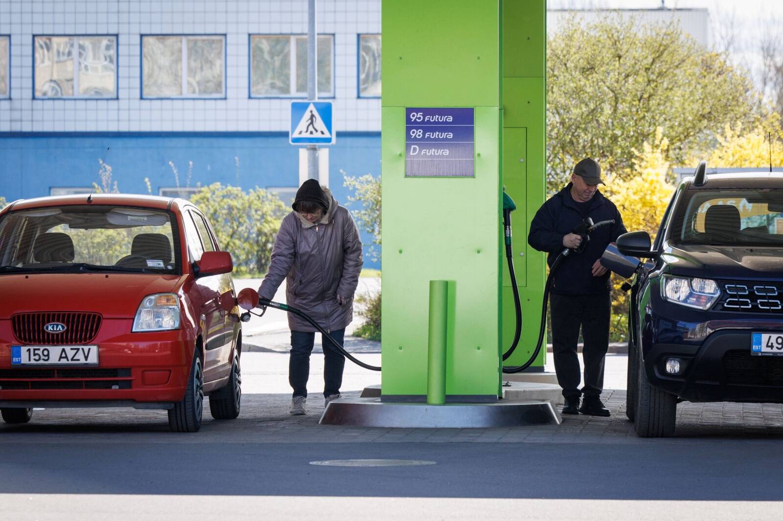 Продажи моторного топлива выросли.