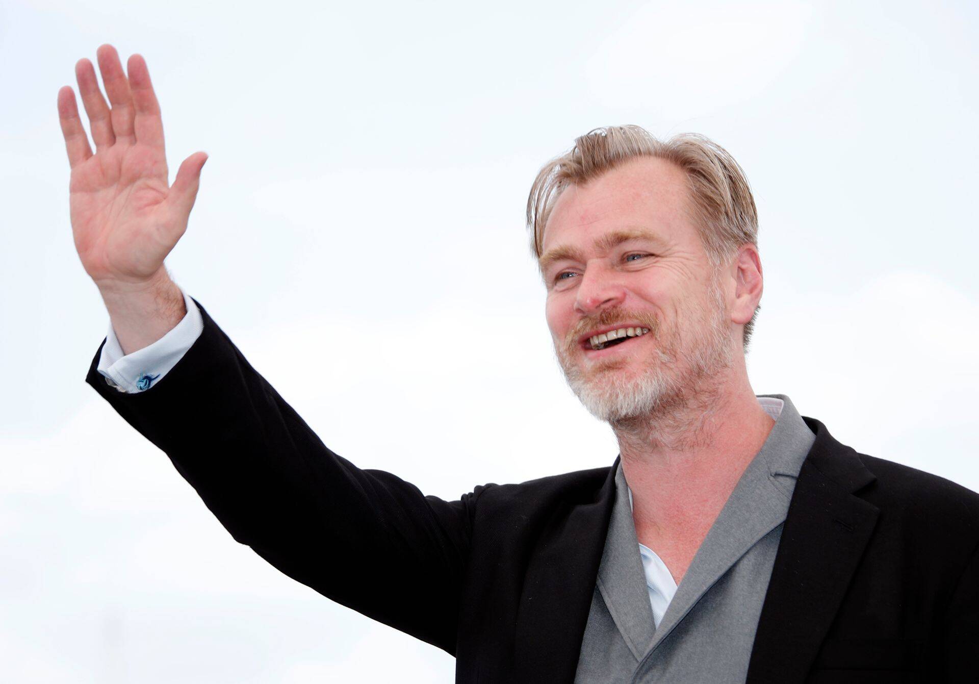 Briti filmilavastaja Christopher Nolani filmi võtteid Tallinnas ja sellega teenitavaid tulusid katab saladusloor, mille kergitamine on võimalik, kui Warner Brothersi seatud vaikimisnõuded leebuvad.