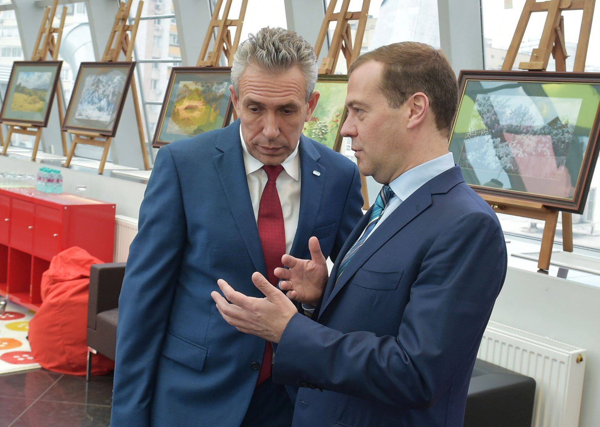 VEBi nõukogu juht, Venemaa peaminister Dmitri Medvedev ja VEB panga juht Sergei Gorkov.