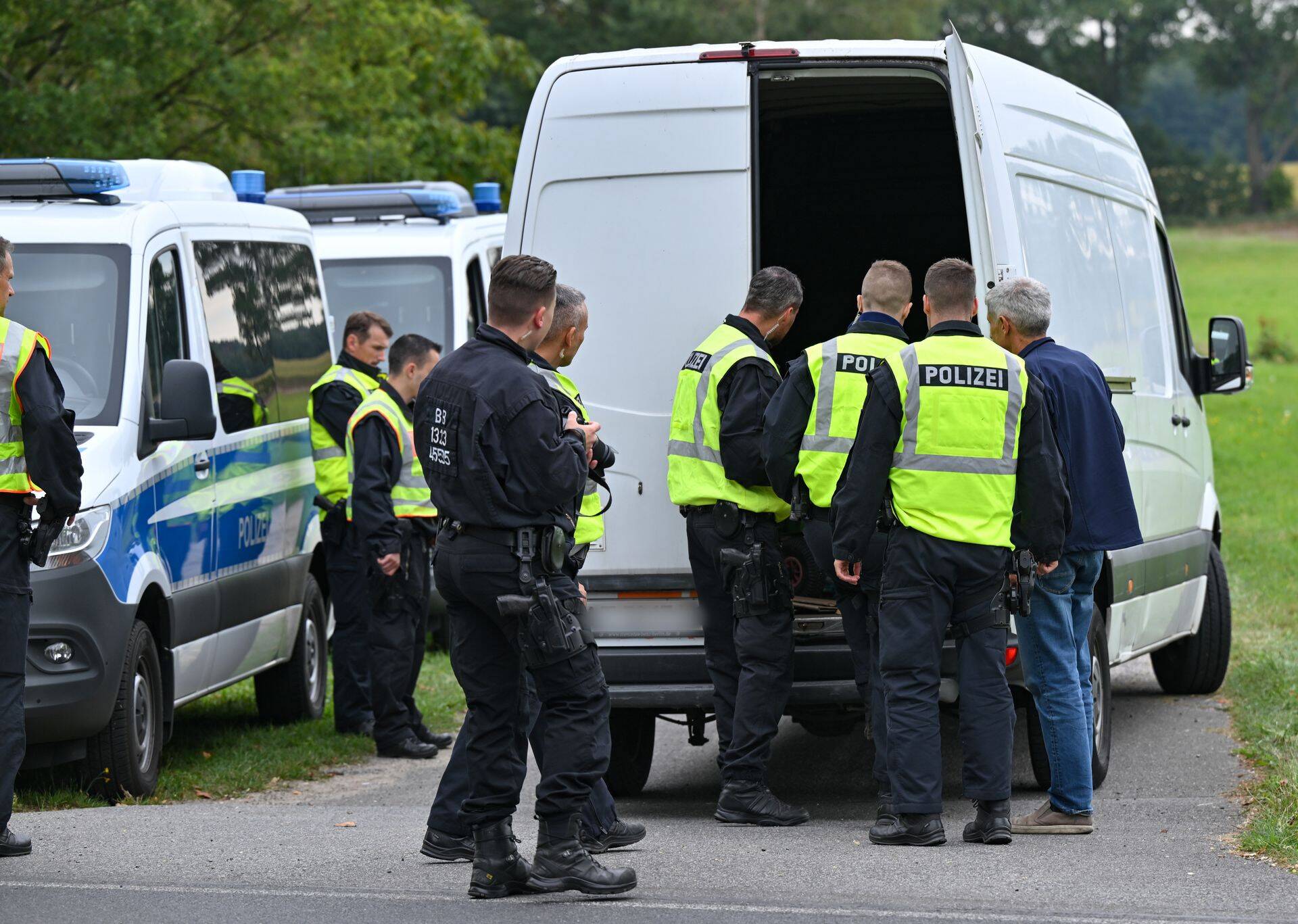 Saksamaa süüdistab Poolt illegaalide üle piiri smugeldamises. Selle vastu võitlemiseks kehtestasid sakslased pistelise piirikontrolli.