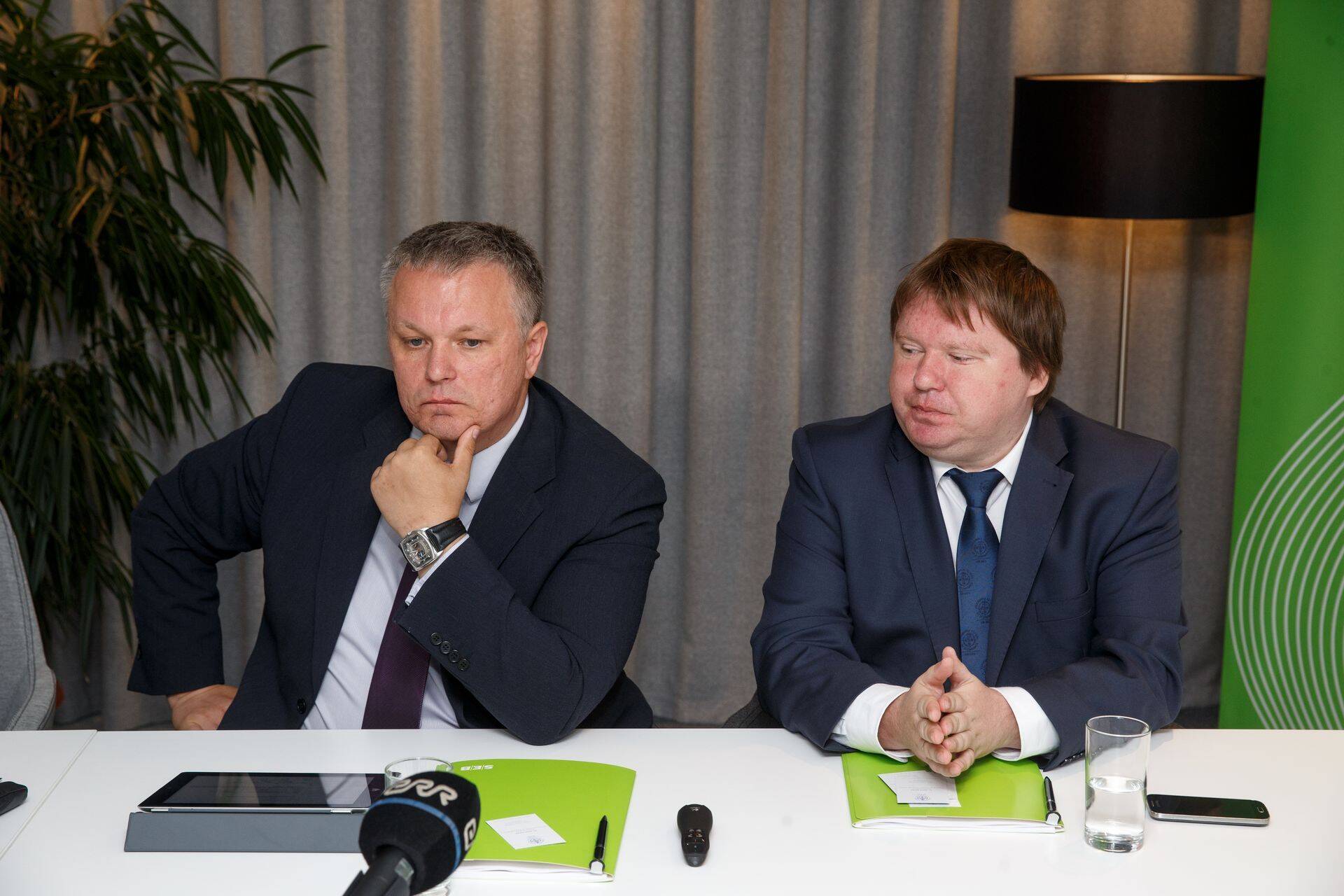 Maksu- ja tolliameti peadirektor Marek Helm (vasakul) ja Riia majanduskooli professor Arnis Sauka rääkisid Balti riikide varimajandusest.