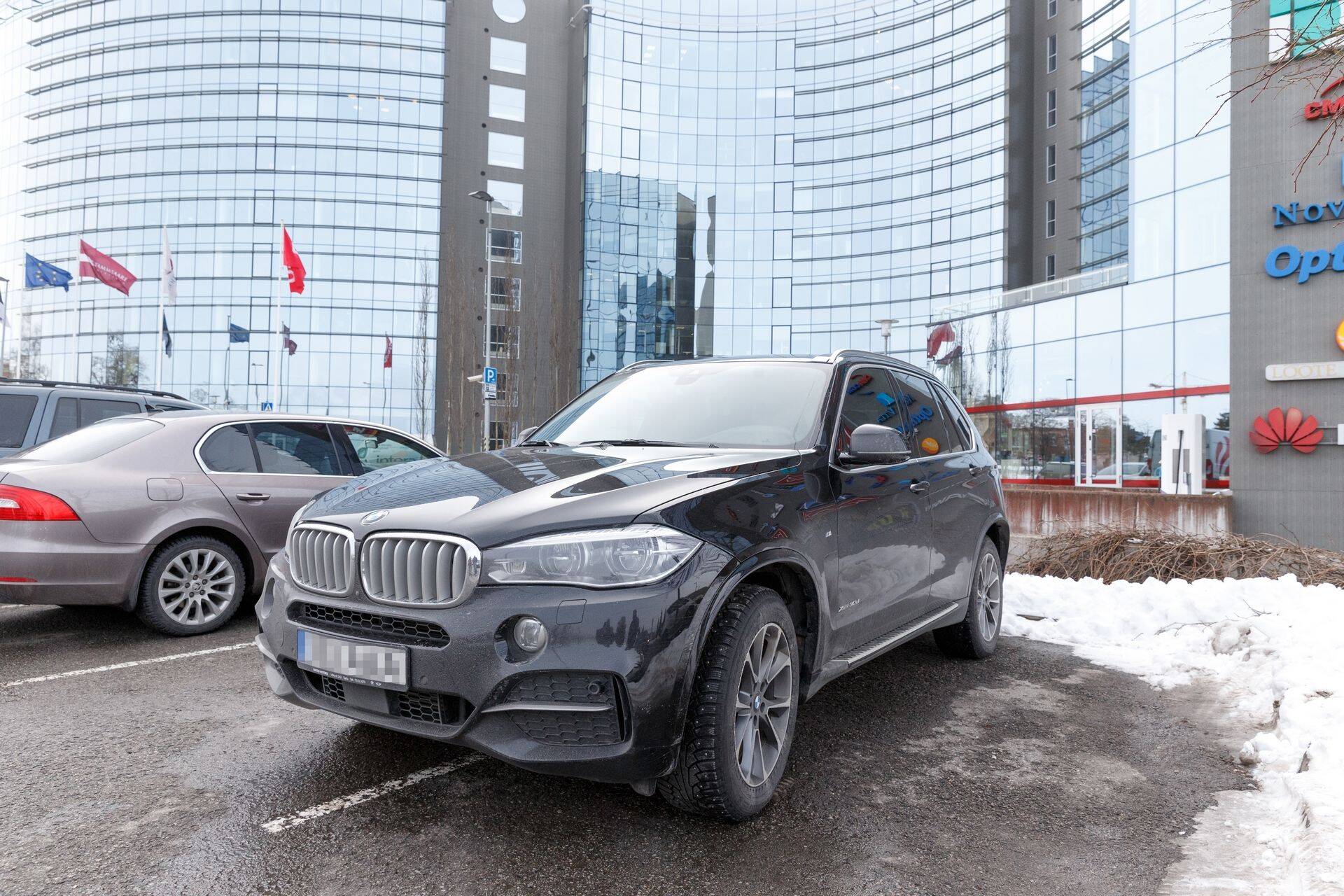 Nüüdseks on ettevõtja Aigar Palm ostnud uue BMW (pildil).