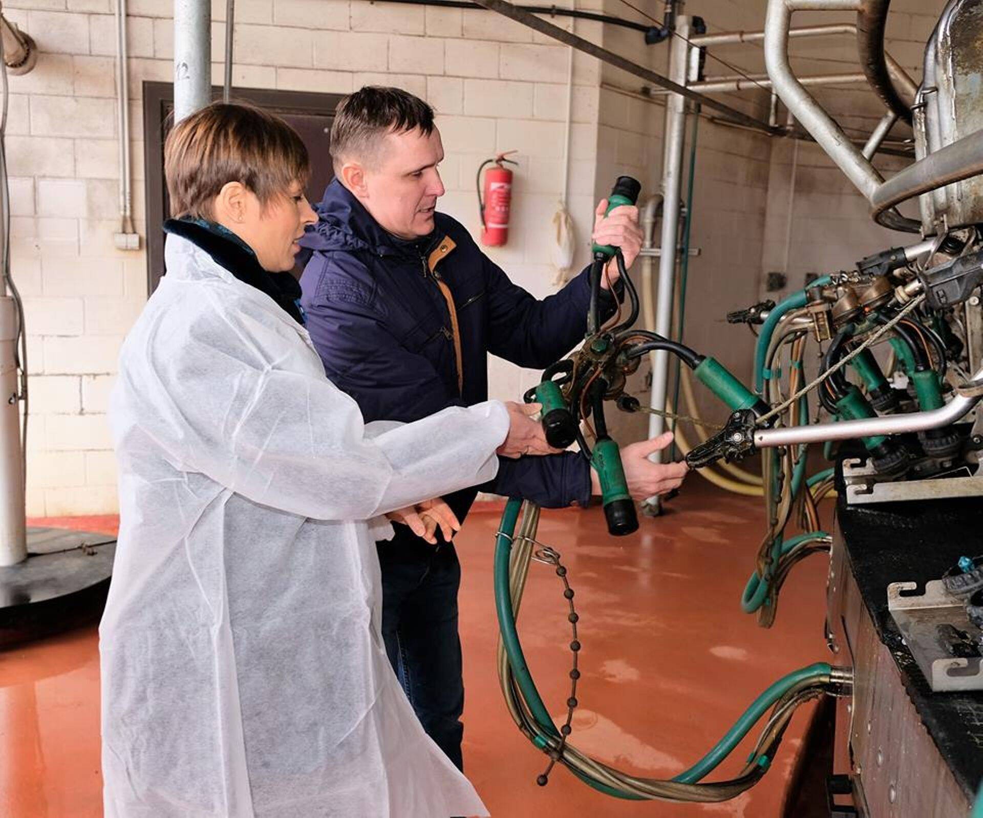 Eesti Vabariigi president Kersti Kaljulaid ja Mangeni PM juht Meelis Venno.