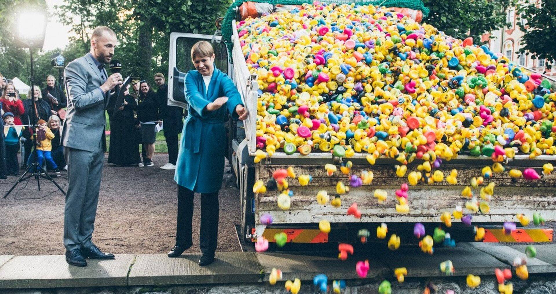 Eesti Vähihaigete Laste Vanemate Liidu kõneisik Märt Avandi ja Eesti Vabariigi president Kersti Kaljulaid.