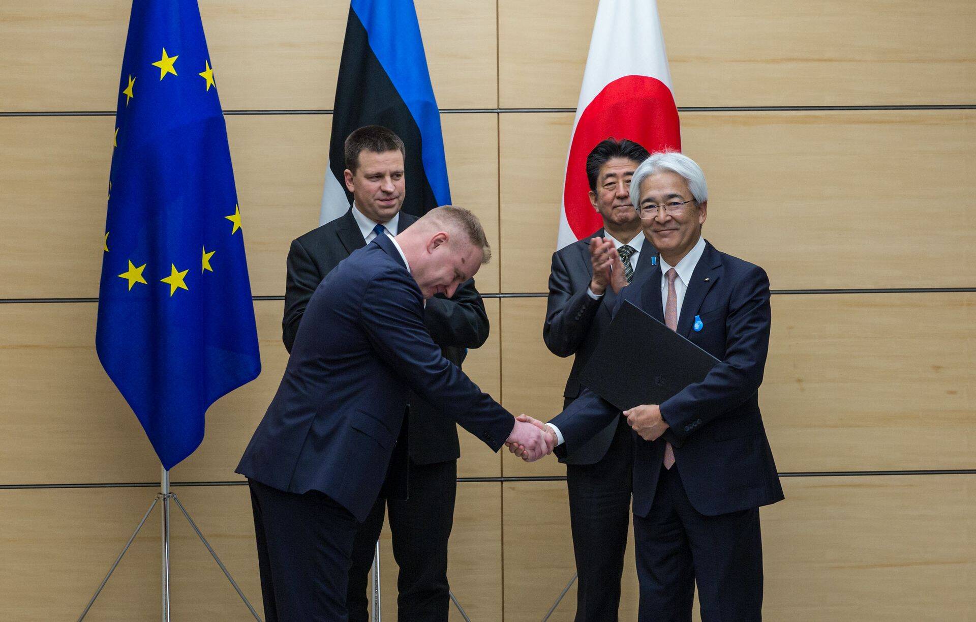 Cleveroni kaasasutaja Indrek Oolup ja Itachu juhatuse liige Yoshihisa Suzuki