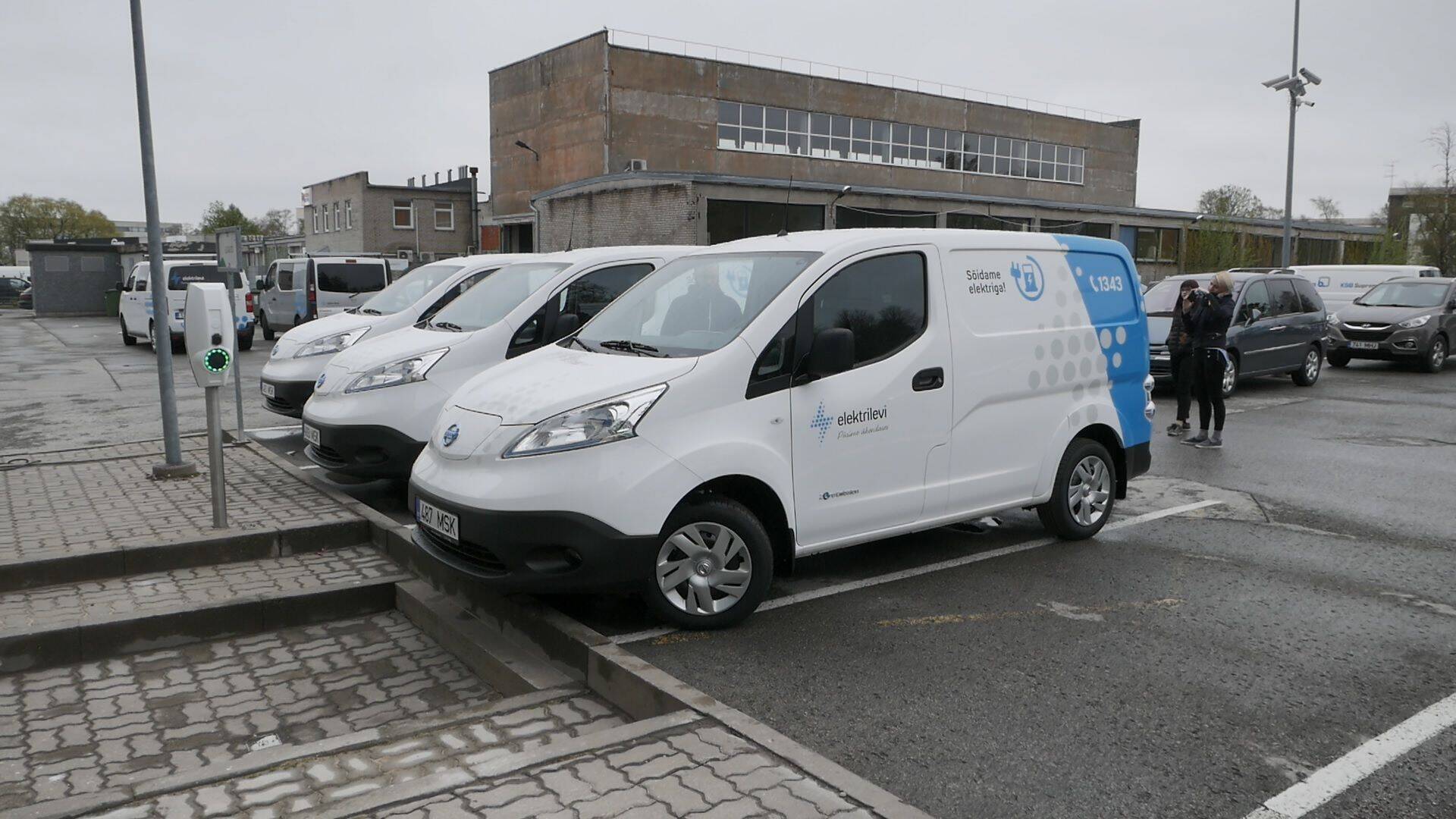Elektrilevi esimesed elektrikaubikud.