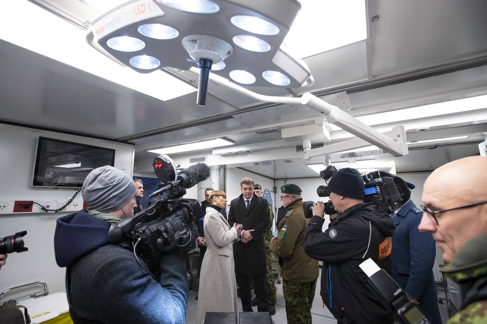 Fotol: Veel 2019. aastal tarnisid Semetron, MDSC Systems ja Maru Metall koos Ukrainasse välihaiglaid, mida käis kaemas ka president Kersti Kaljulaid. Nüüd lõppes osapoolte vahel pikk vaidlus, milles Semetron jäi kaotajaks.