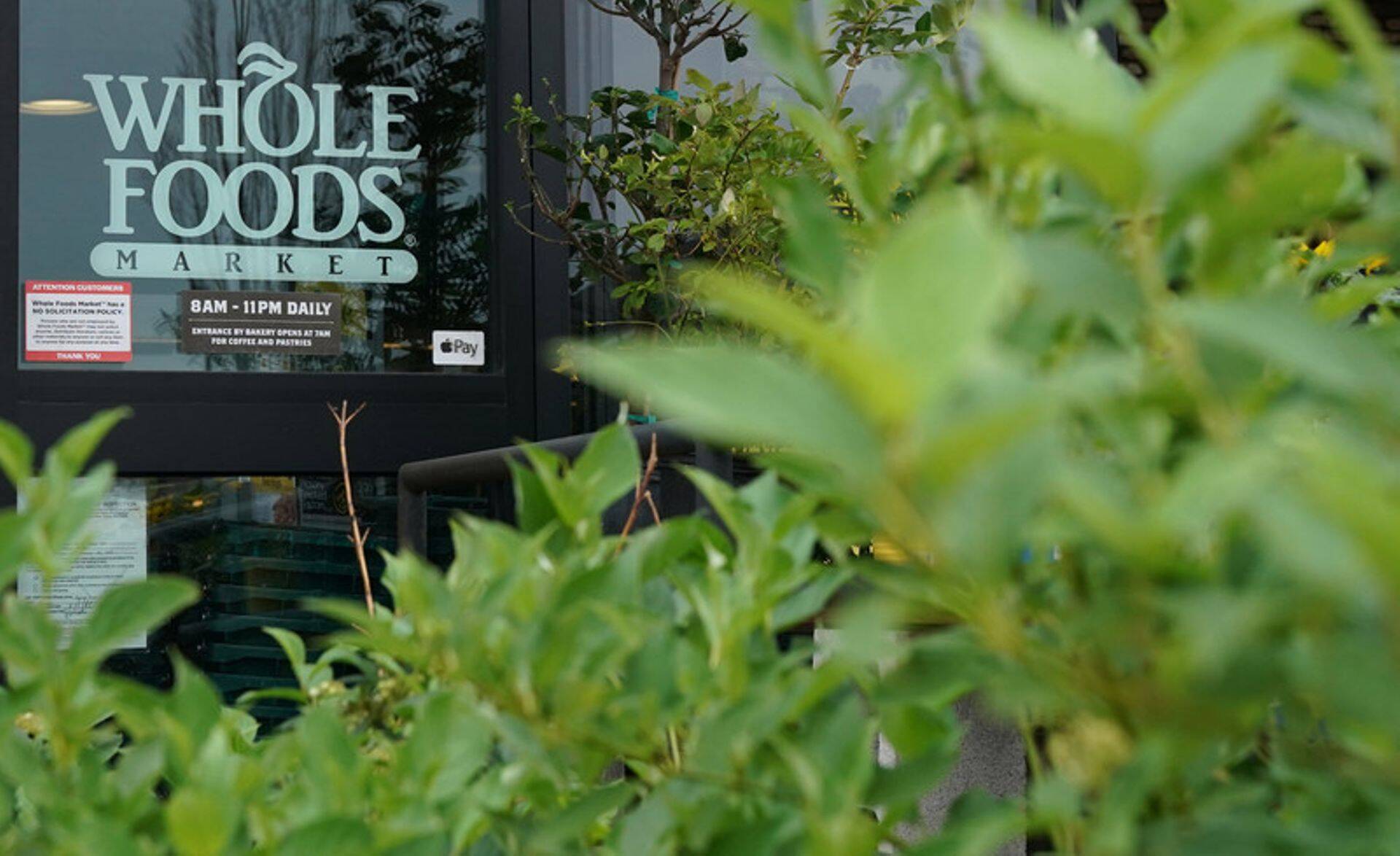Amazon ostis Whole Foods Marketi