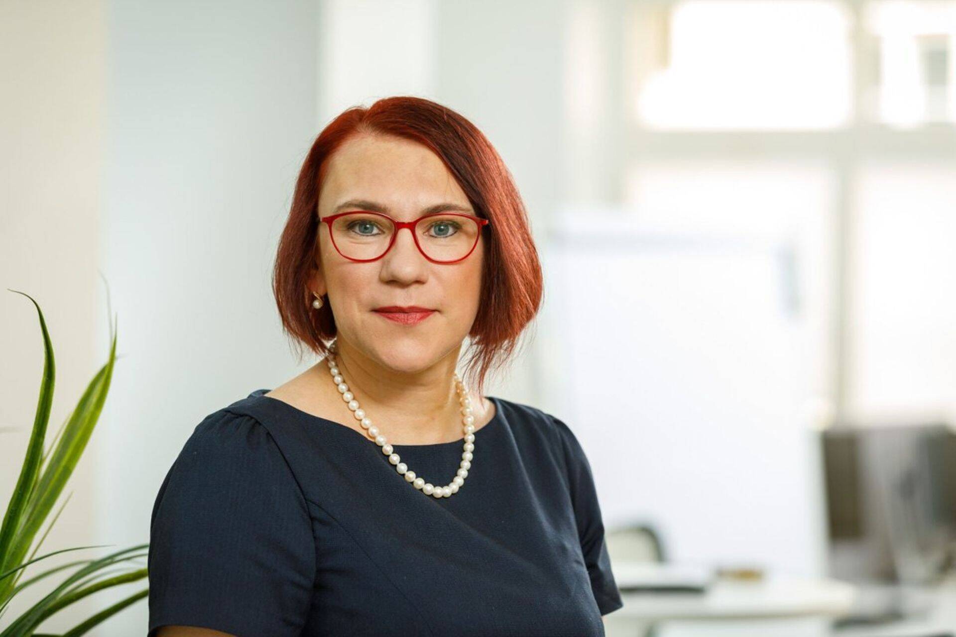 По словам руководителя отдела гражданства и миграционной политики Министерства внутренних дел Рут Аннус, некоторые из запланированных изменений необходимы во время чрезвычайного положения, а некоторые - после этого.