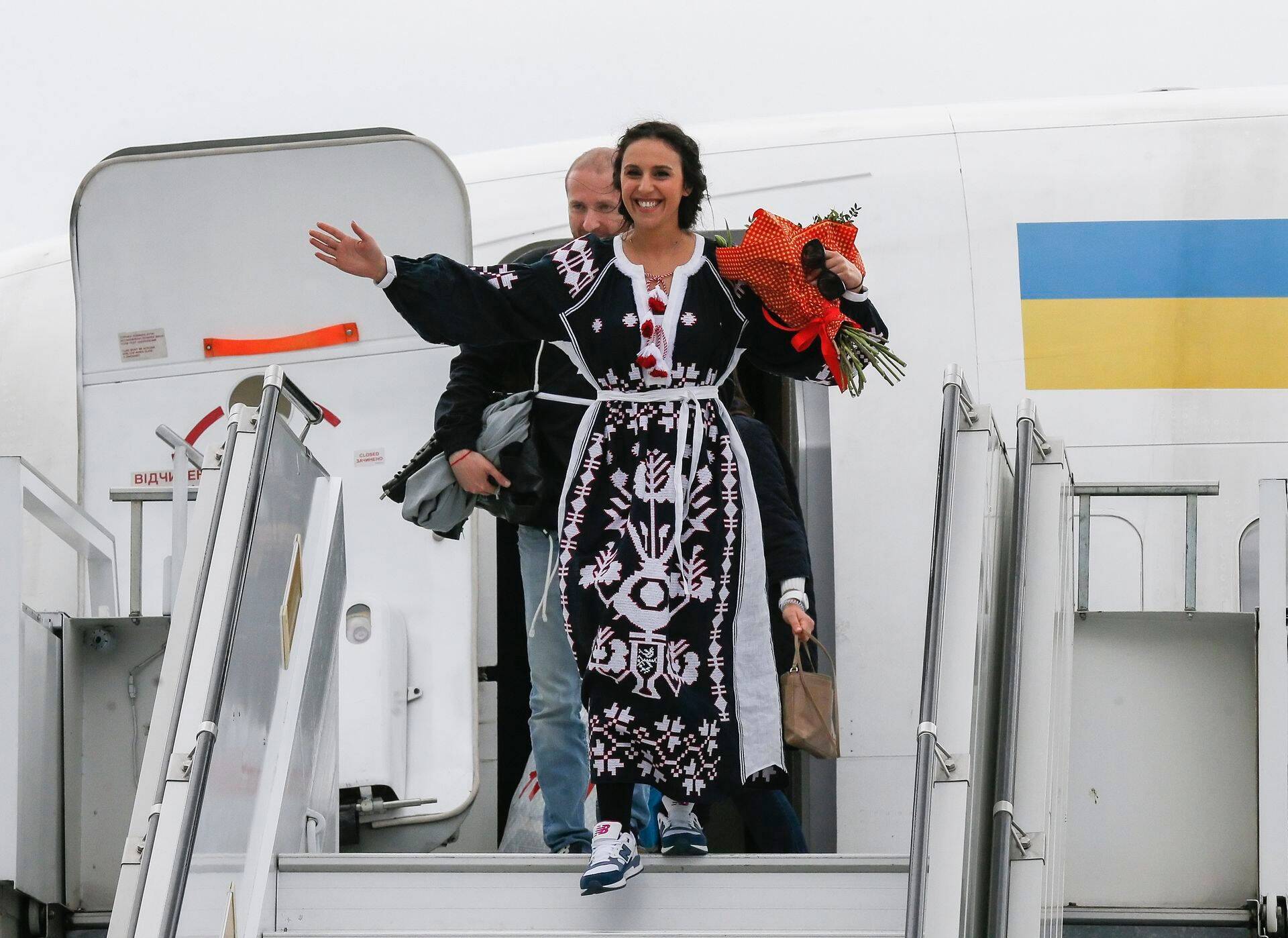 Eurovisiooni 2016. aasta lauluvõistluse võitja Jamala eile Kiievisse naastes.