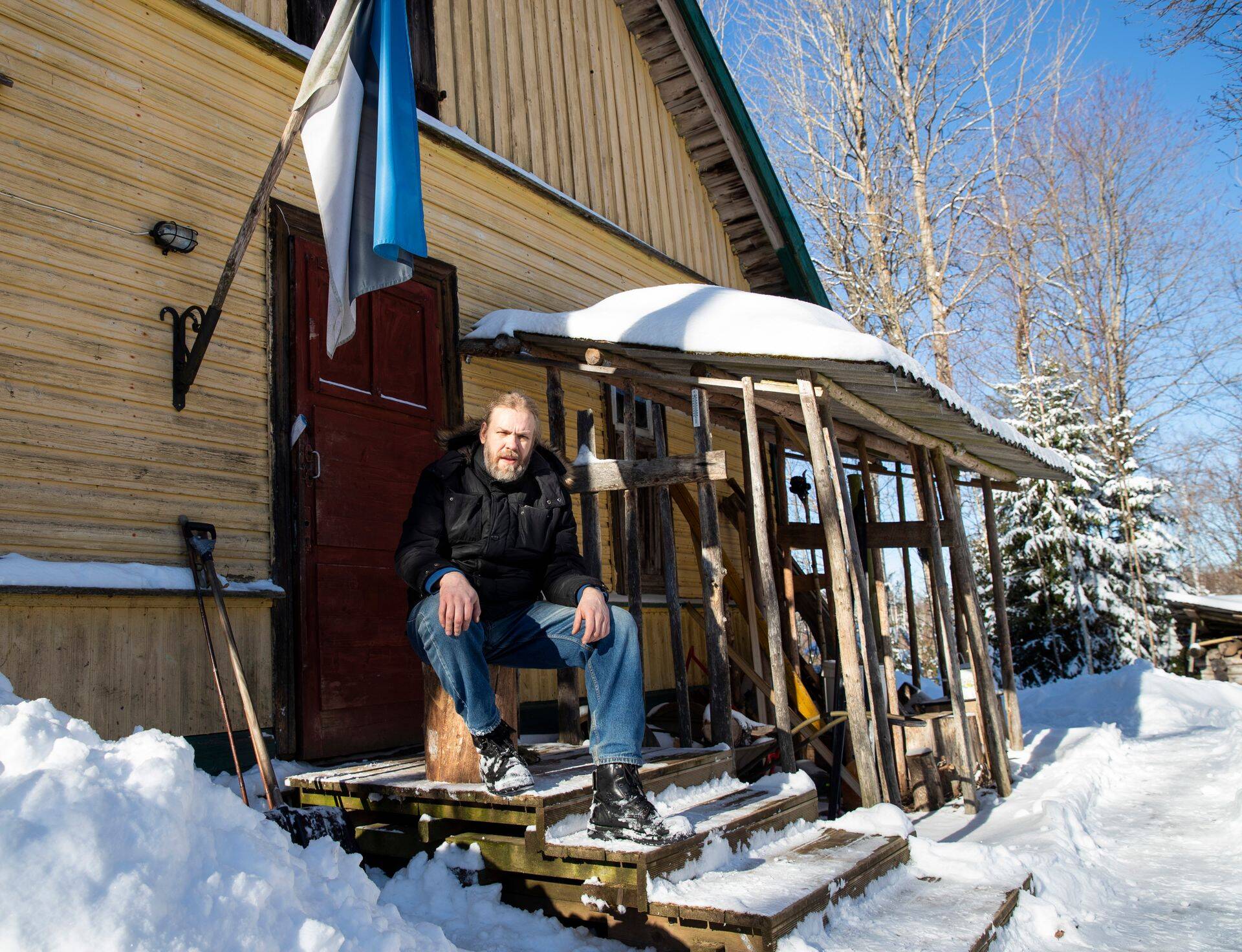 Ivar Porni maja Pruunakõrvel jääb keskpolügooni ümber moodustatava uue ohuala sisse, mistõttu peab ta selle kaitseministeeriumile müüma. Maja on kuulunud Porni perele aastakümneid.