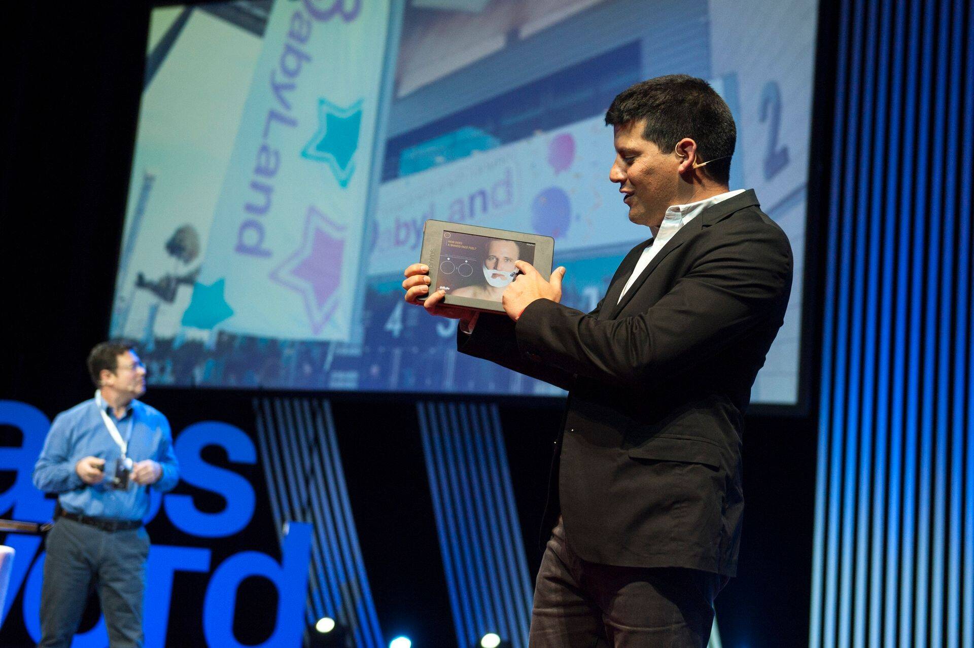 Iisraeli meediaagentuuri Mediacom kampaaniate planeerija Gilad Kat ja Iisraeli Procter & Gamble brändijuht Seffi Tsarfati rääkisid Passwordil Iisraelis tehtud suurematest Alwaysi ja Gillette’i kampaaniatest.