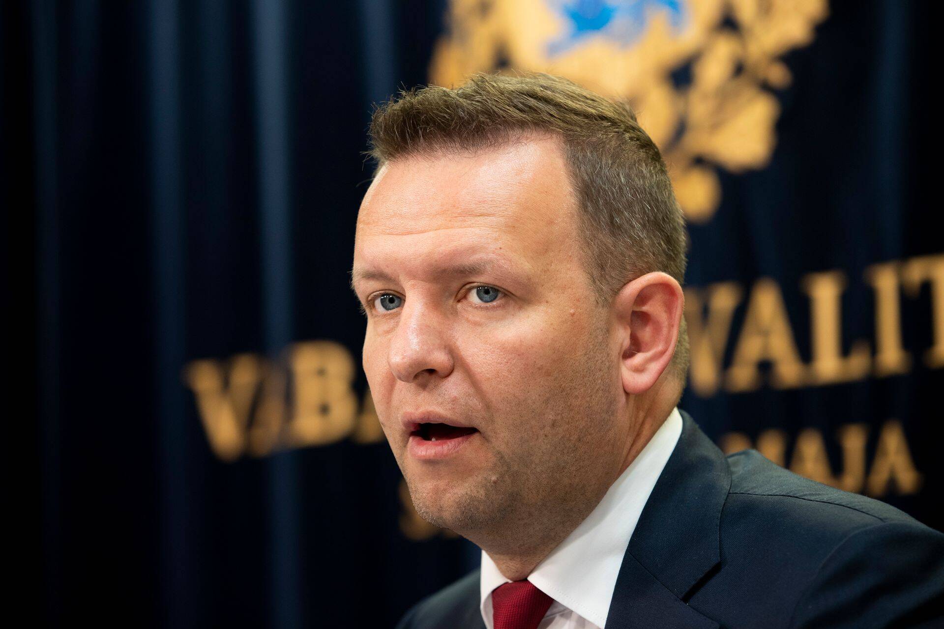 Министр внутренних дел Лаури Ляэнеметс признает наличие разногласий в коалиции.