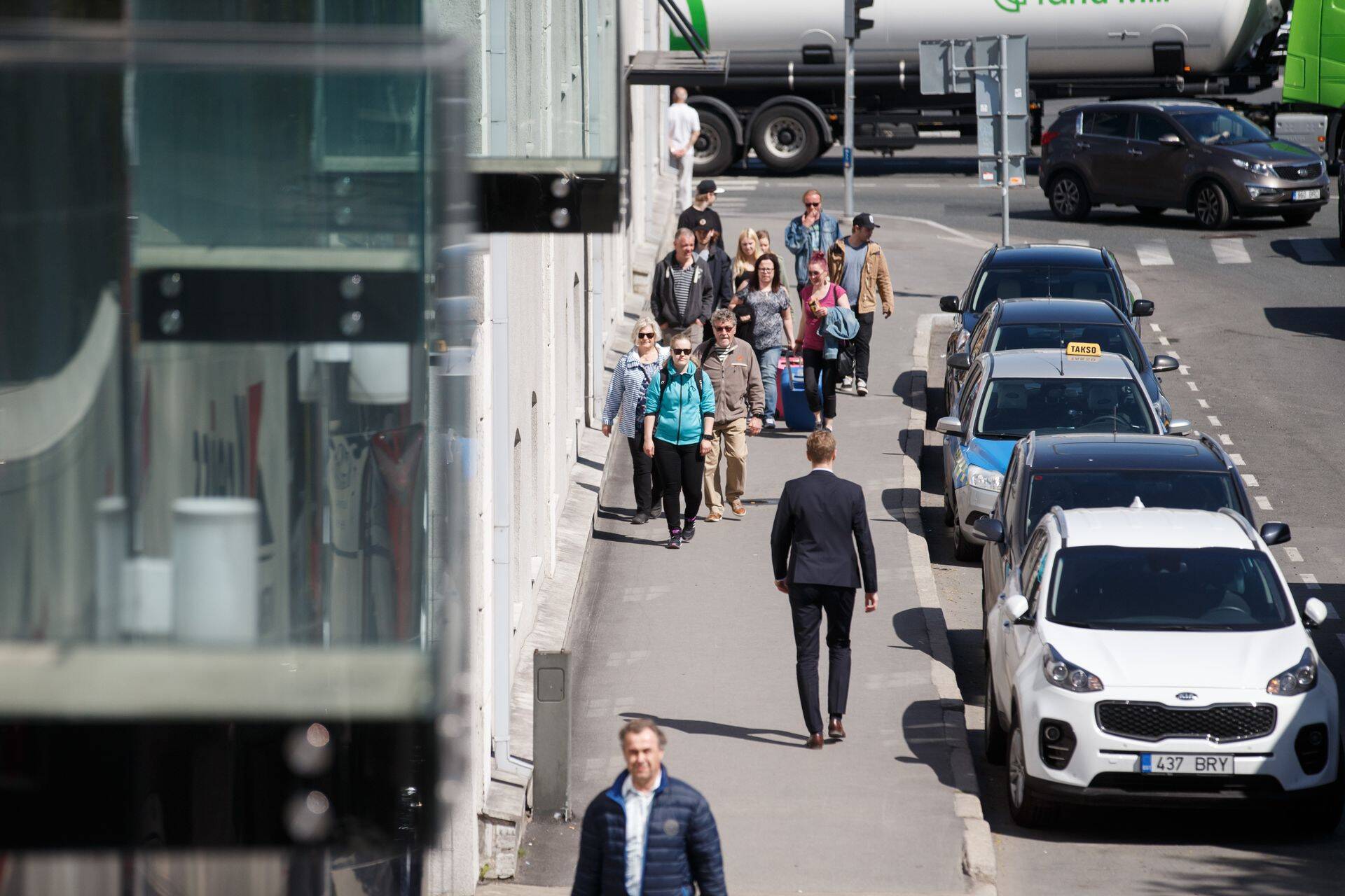 Kuigi enamus aprillis turismiteenuseid kasutanutest olid siseturistid, siis saabus Eestisse ka 9000 välisturisti.