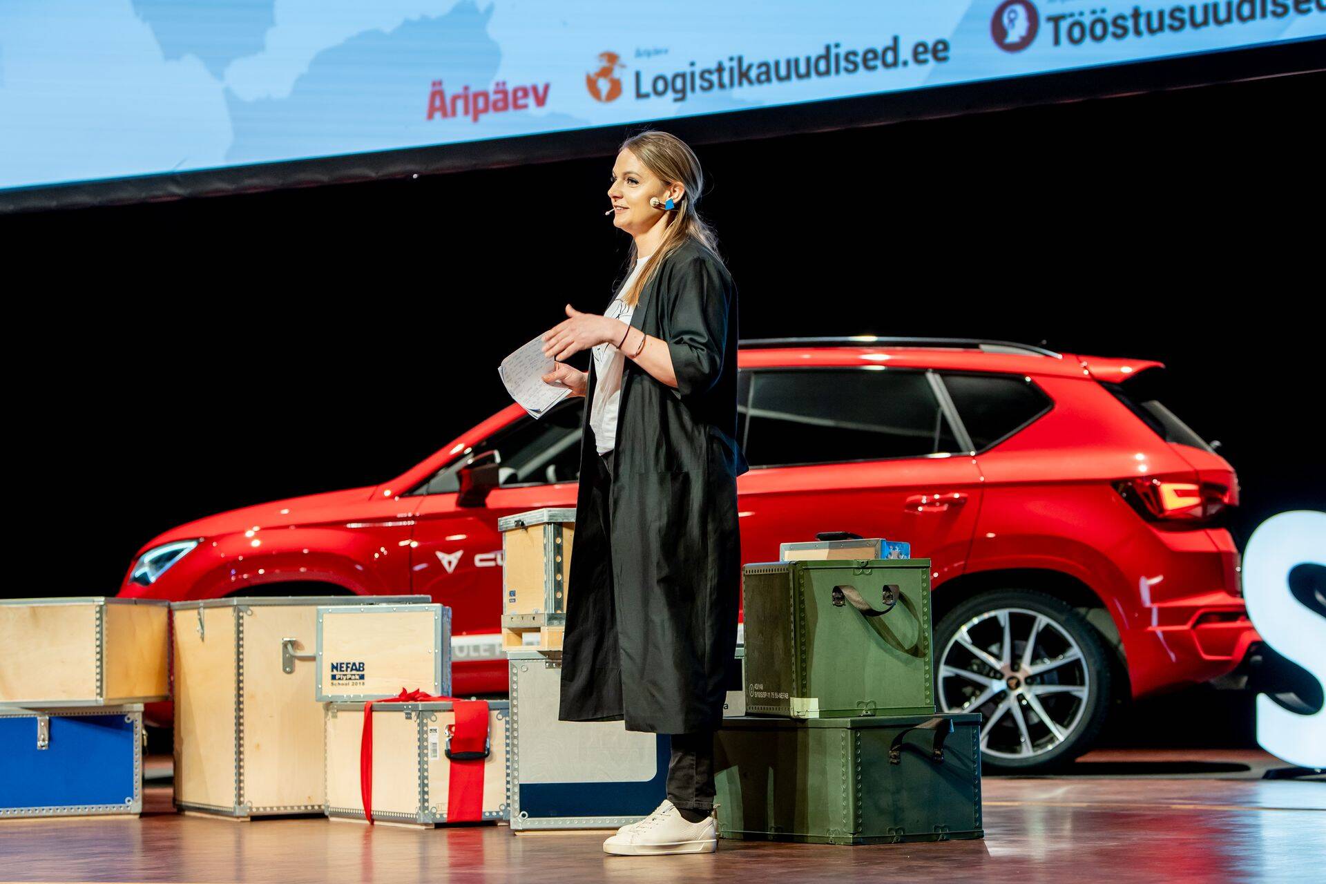 Nefab Packaging juht Jana Jalast esinemas Pärnu Tarneahelakonverentsil 2019.