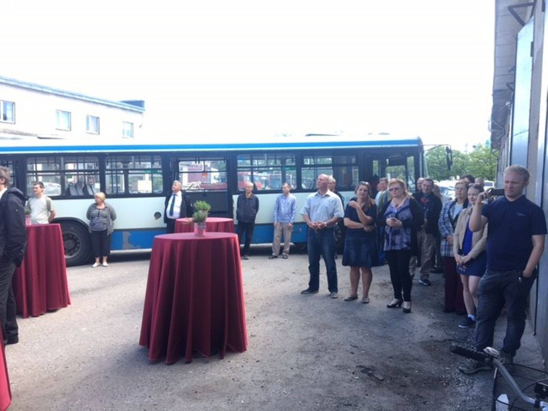 Go Bus lõpetas Pärnu linna teenindamise piduliku õhtuga.