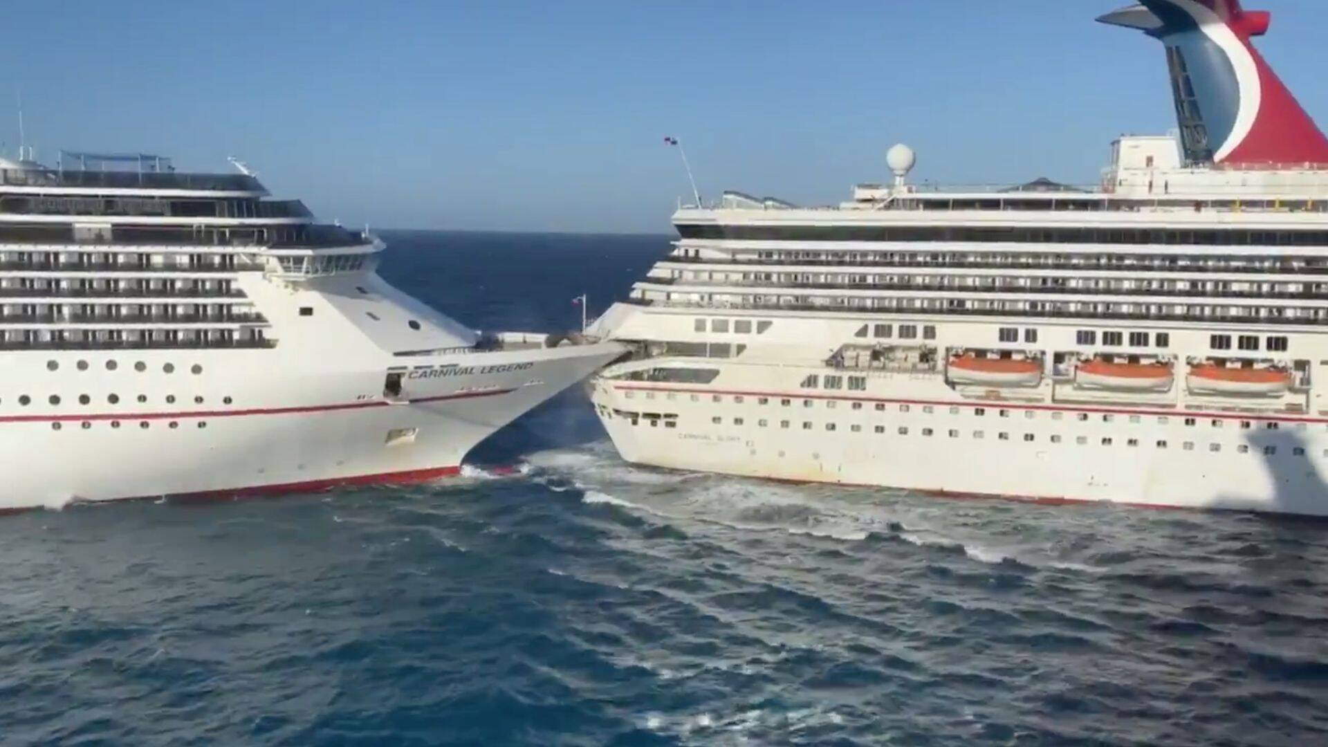 Kahe Carnivali laeva kokkupõrge Mehhikos asuva sadama lähistel ei heidutanud investoreid Carnivali aktsiat firma heade tulemuste valguses üles ostma. Pildil Carnival Glory ja Carnival Legend Mehhiko Cozumeli sadamas.
