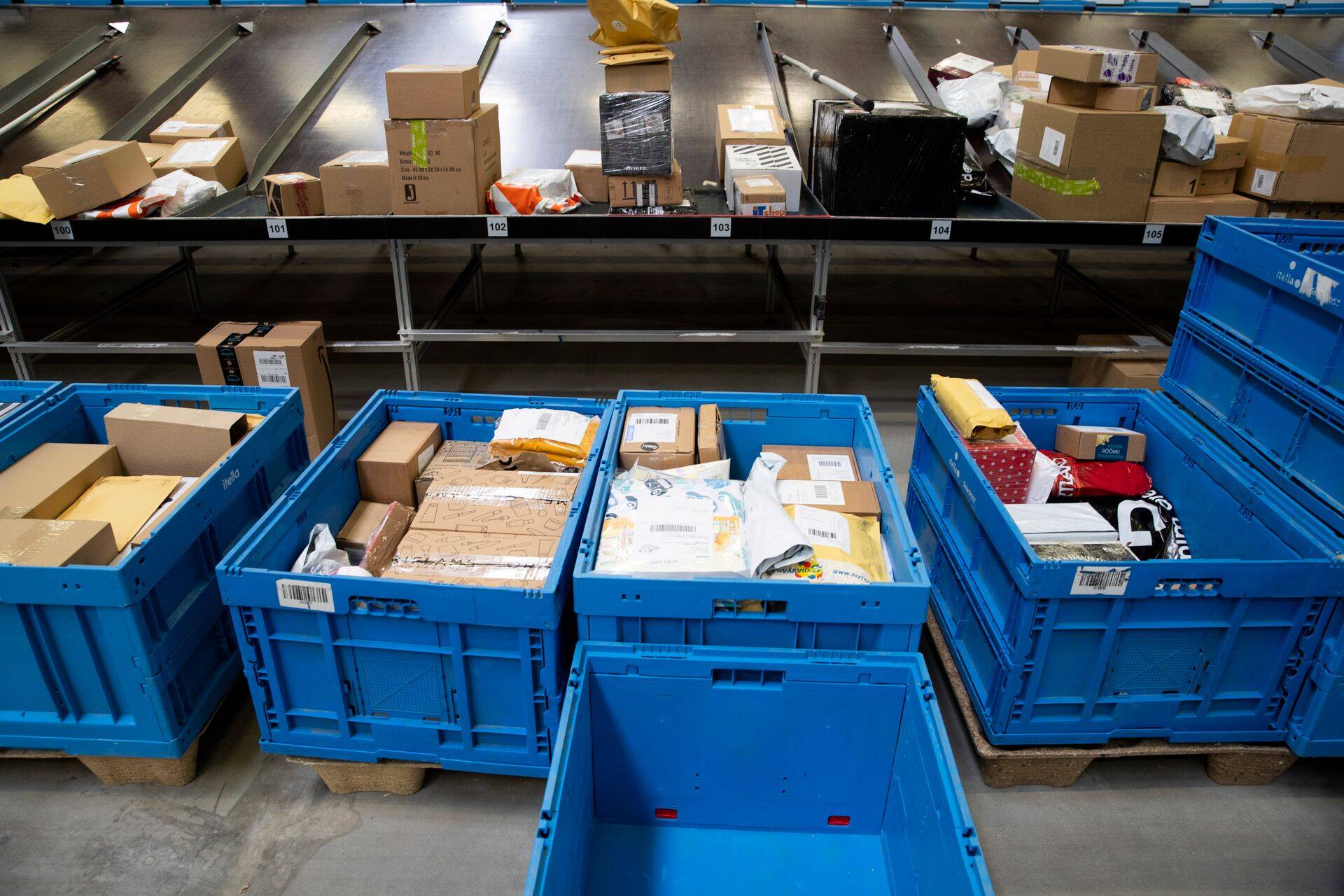 Mis täpselt on neis pakkides ja kas sellelt on ka õiglaselt maksu makstud, ei tea lõpuni mitte keegi.