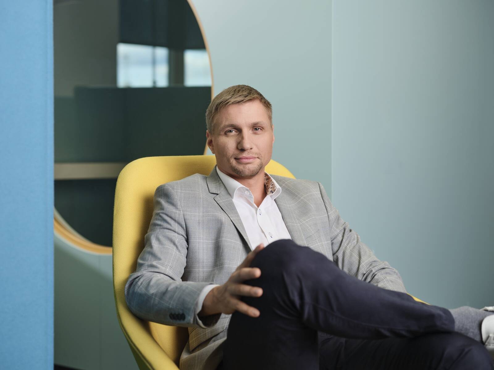 “Isegi kogenud juhina võib olla raske jooksult haarata kolleegide mõtteid ja muresid, sest sageli on inimesed tegelikkuse varjamises väga head,” kirjutab Tele2 ärikliendi üksuse juht Jürgen Jalakas.